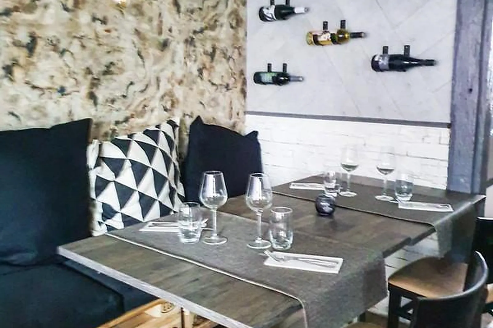 Cafés et Restaurants, RESTAURANTS - HAGUENAU (BAS-RHIN) : LE BINÔME