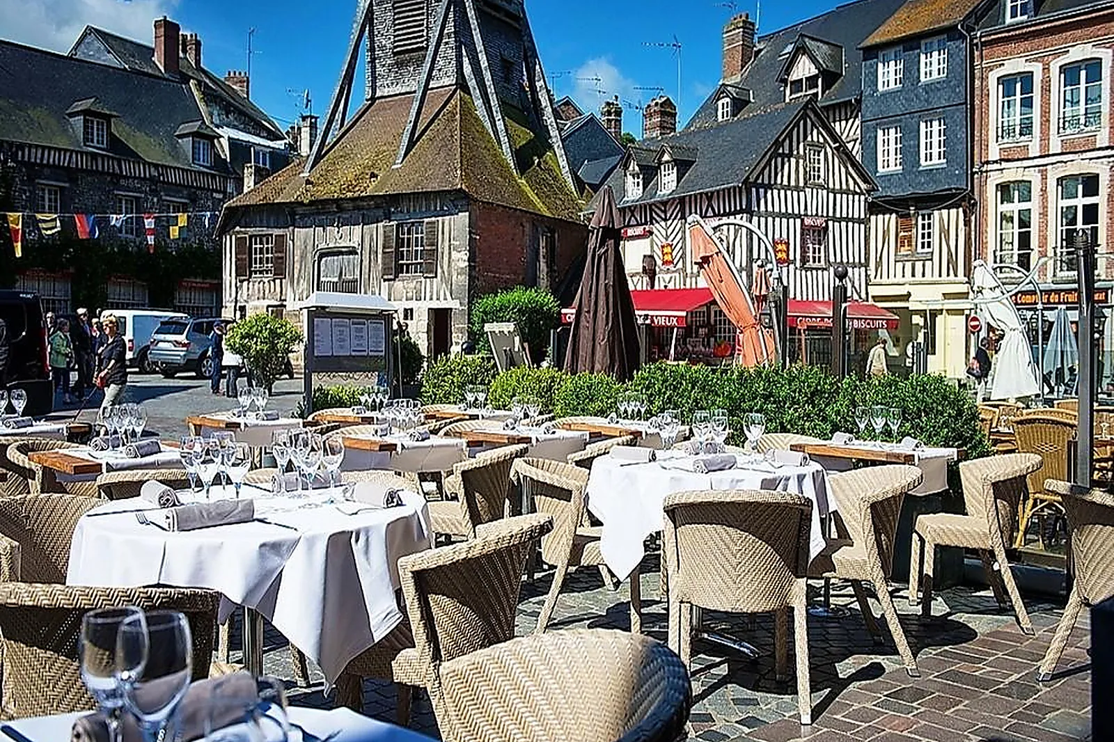 Cafés et Restaurants, RESTAURANTS - HONFLEUR (CALVADOS) : RESTAURANT LA LIEUTENANCE