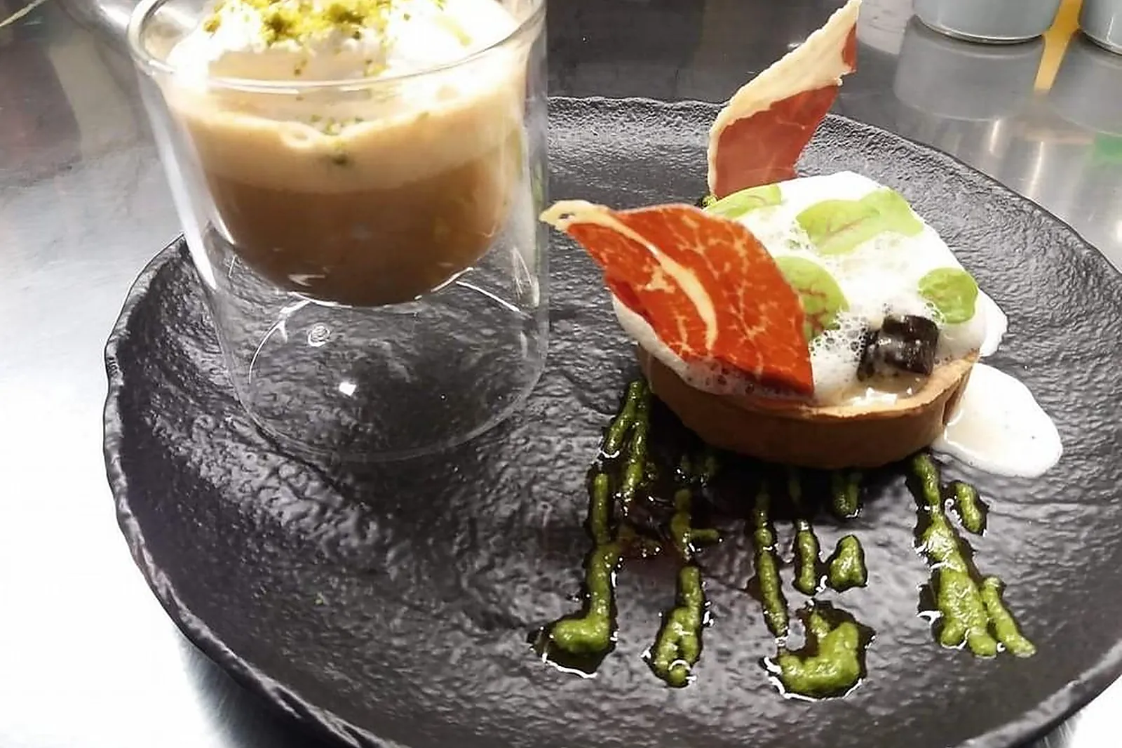 Cafés et Restaurants, RESTAURANTS - ILE DL&RSQUO;YEU (VENDÉE) : LES BAFOUETTES