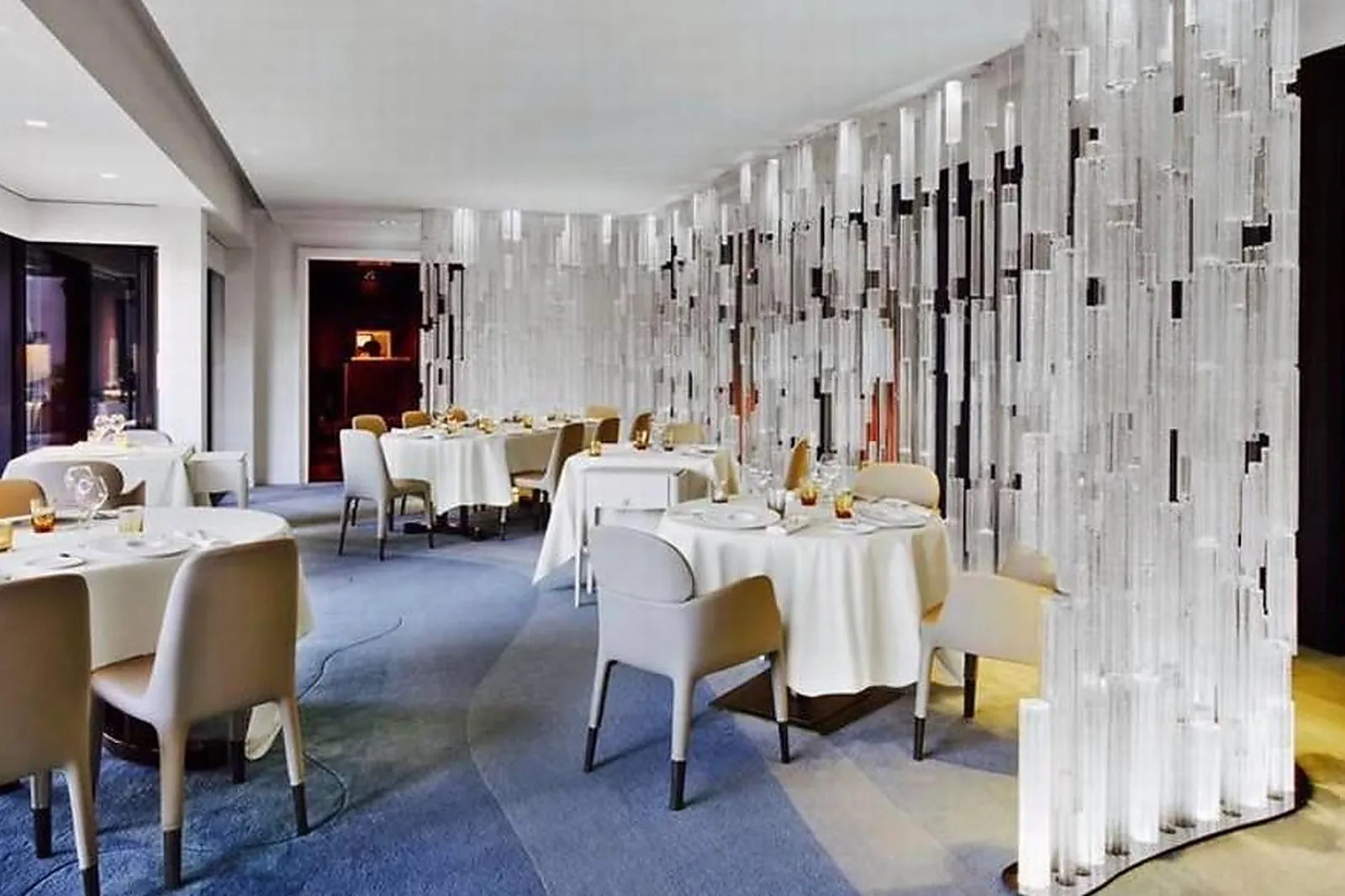 Cafés et Restaurants, RESTAURANTS - ILLHAEUSERN (HAUT-RHIN) : LL&RSQUO;AUBERGE DE LL&RSQUO;ILL