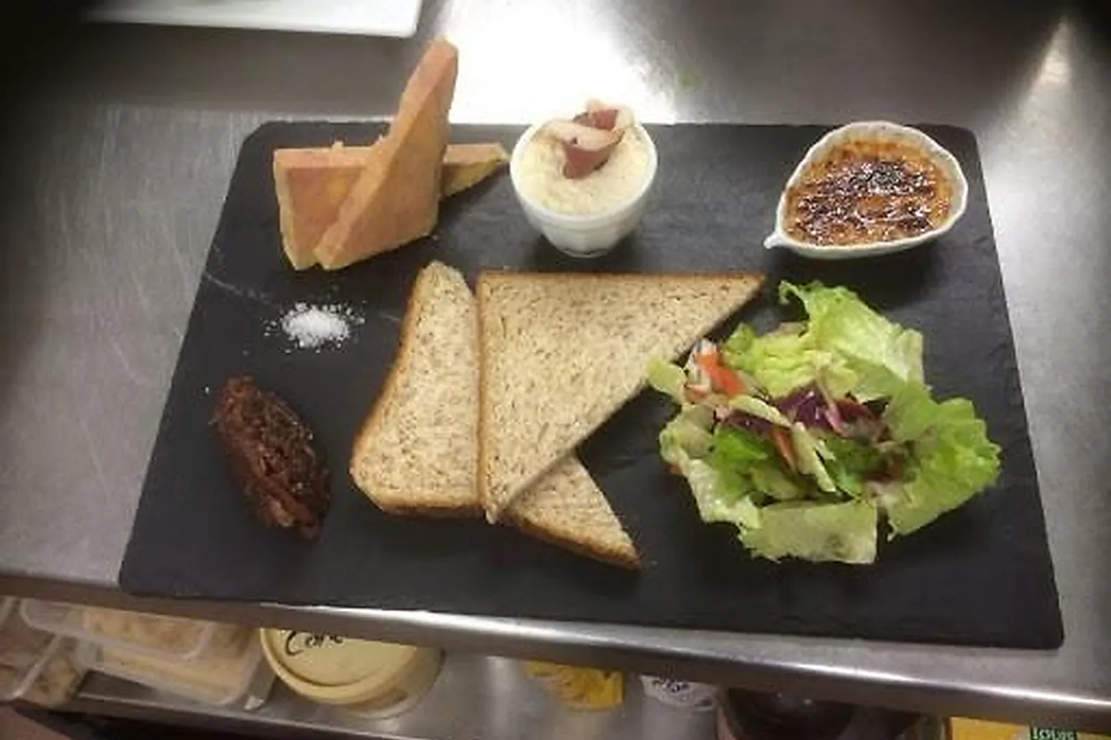 Cafés et Restaurants, RESTAURANTS - ILLY (ARDENNES) : LES TERRASSES DU WARCAN