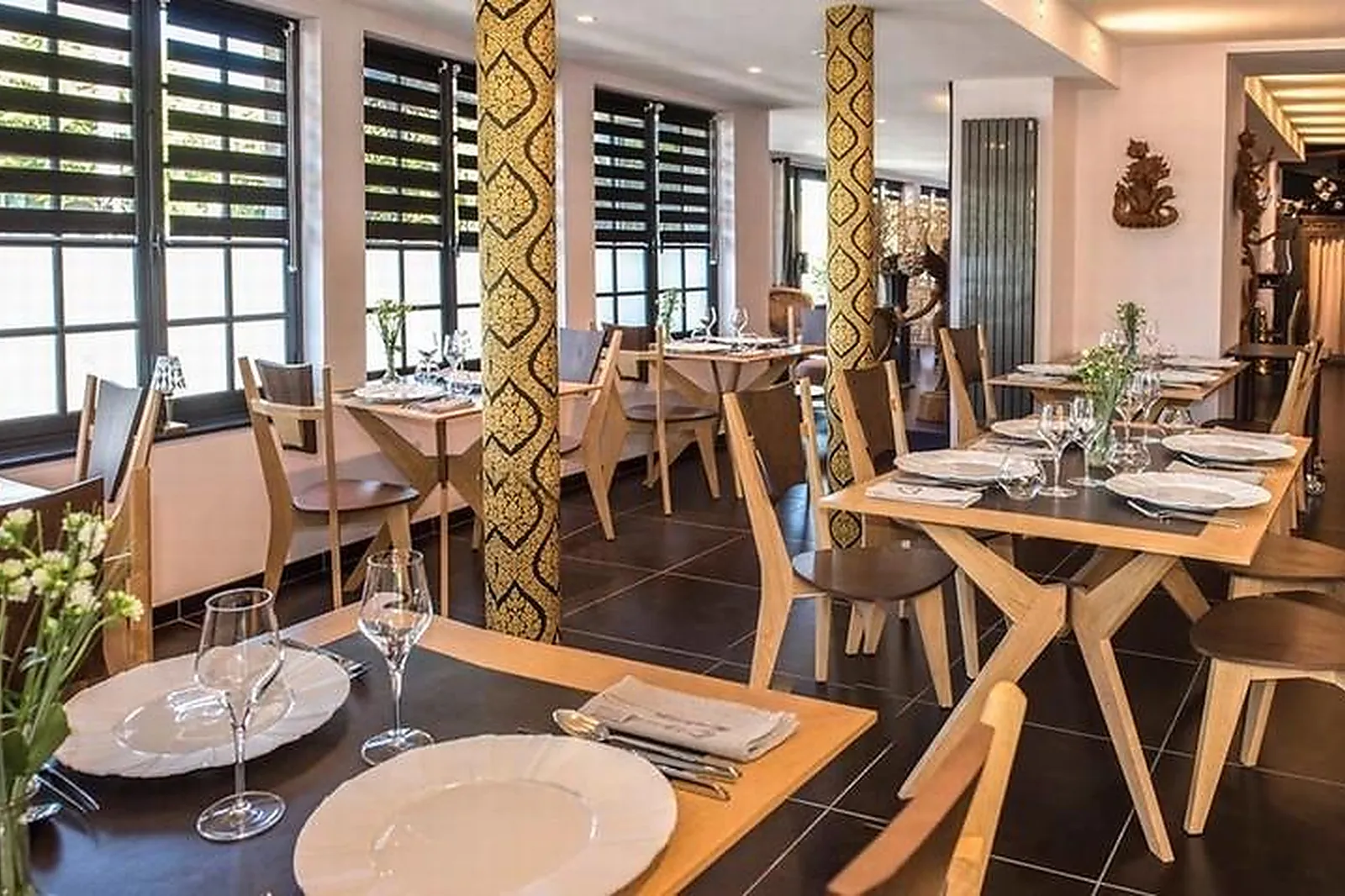 Cafés et Restaurants, RESTAURANTS - ISSOUDUN (INDRE) : DOK BOUA