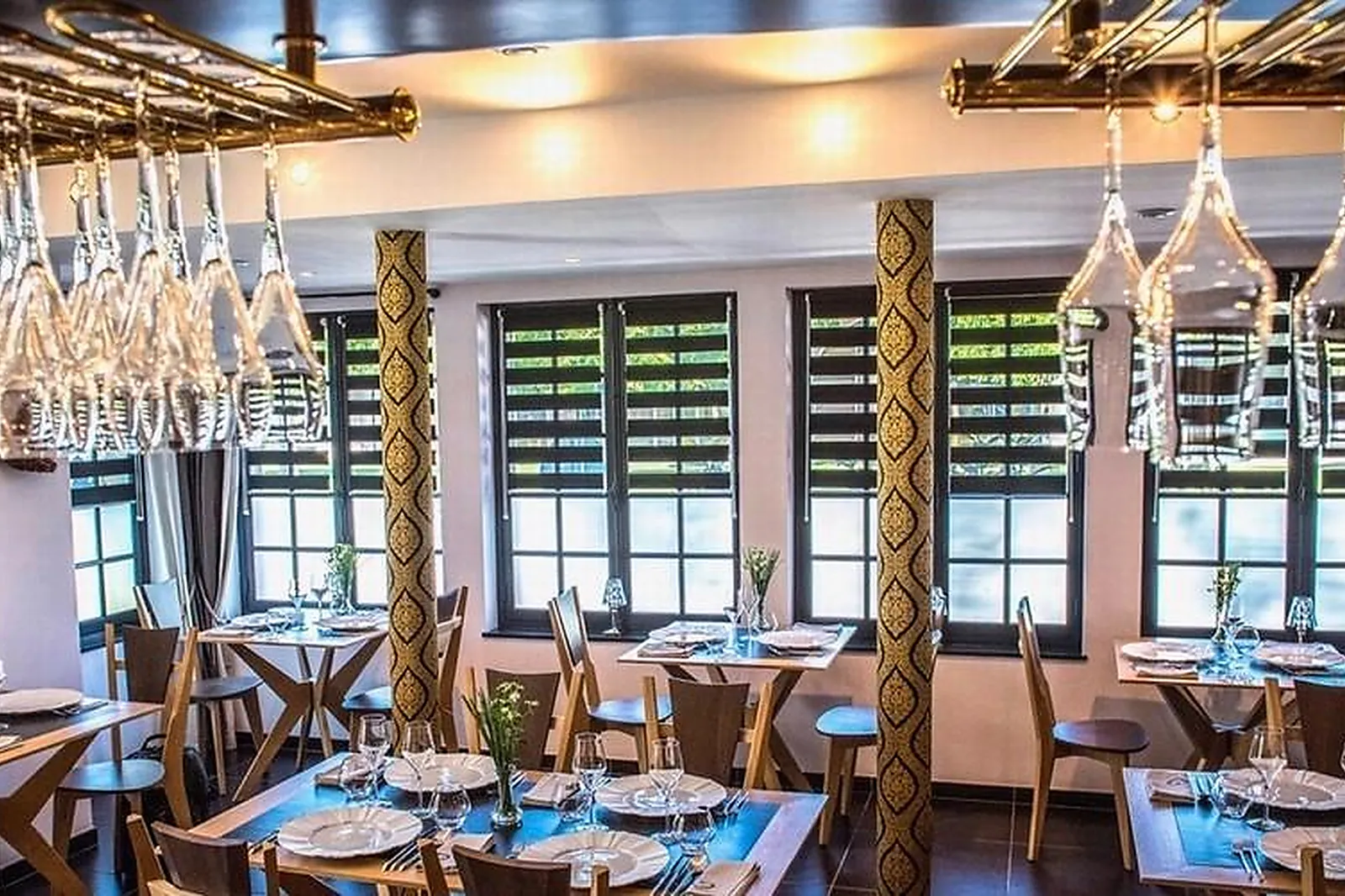 Cafés et Restaurants, RESTAURANTS - ISSOUDUN (INDRE) : DOK BOUA