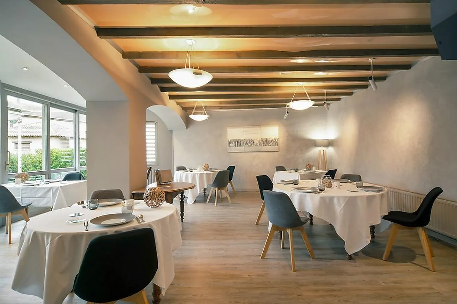 Cafés et Restaurants, RESTAURANTS - LL&RSQUO;ABERGEMENT (AIN) : LE SAINT LAZARE