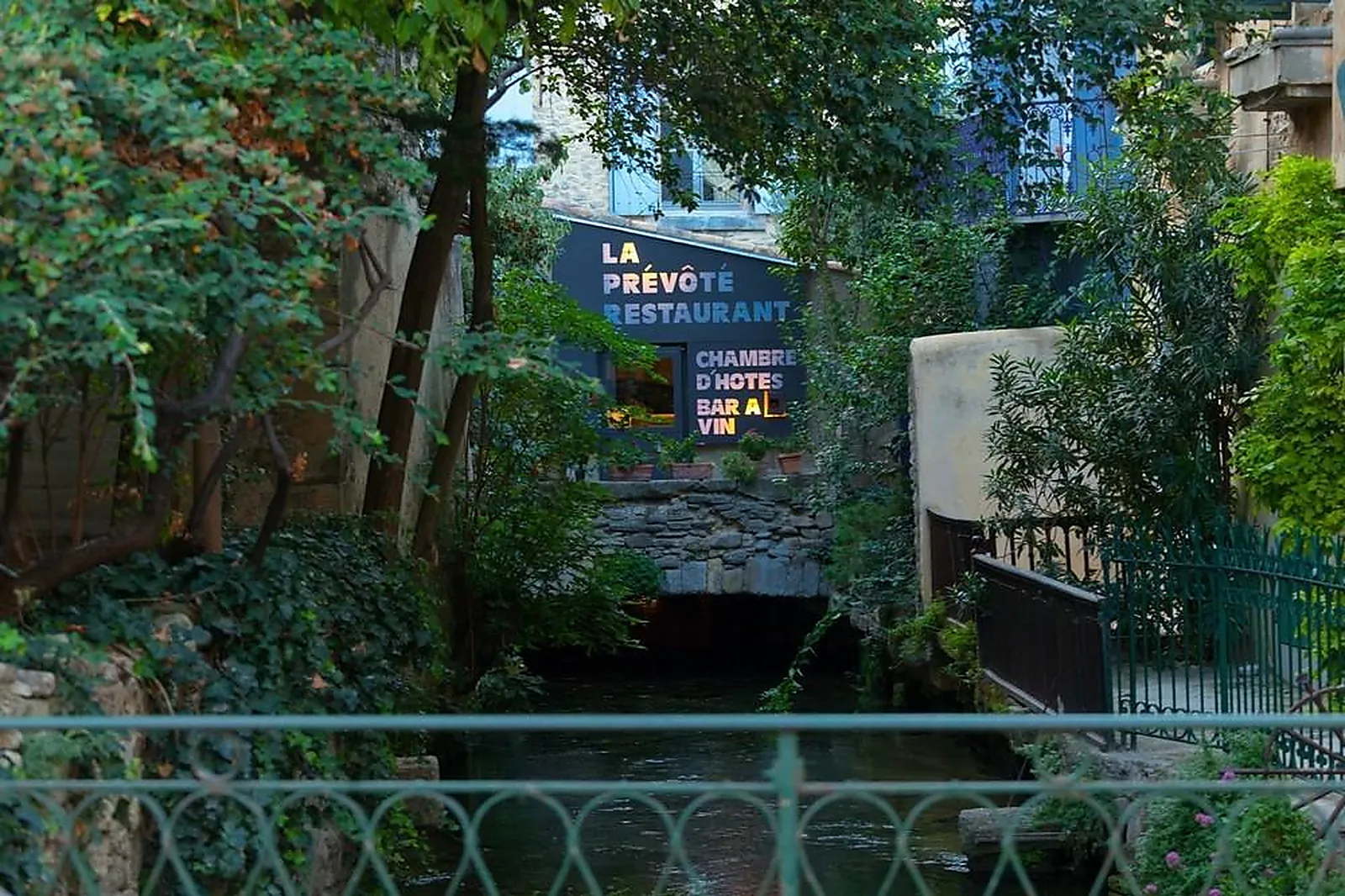 Cafés et Restaurants, RESTAURANTS - LL&RSQUO;ISLE-SUR-LA-SORGUE (VAUCLUSE) : LA PREVOTE