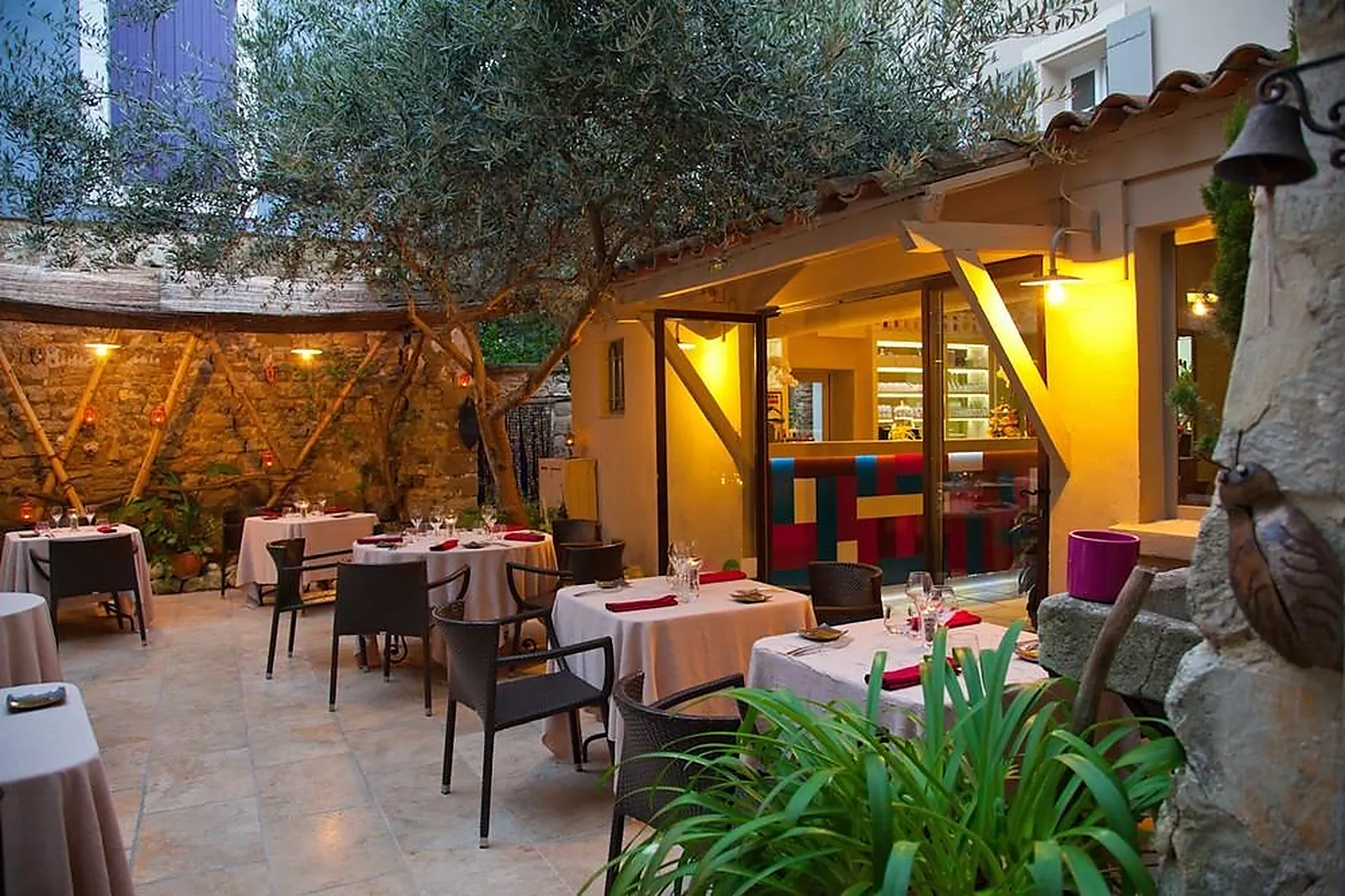 Cafés et Restaurants, RESTAURANTS - LL&RSQUO;ISLE-SUR-LA-SORGUE (VAUCLUSE) : LA PREVOTE