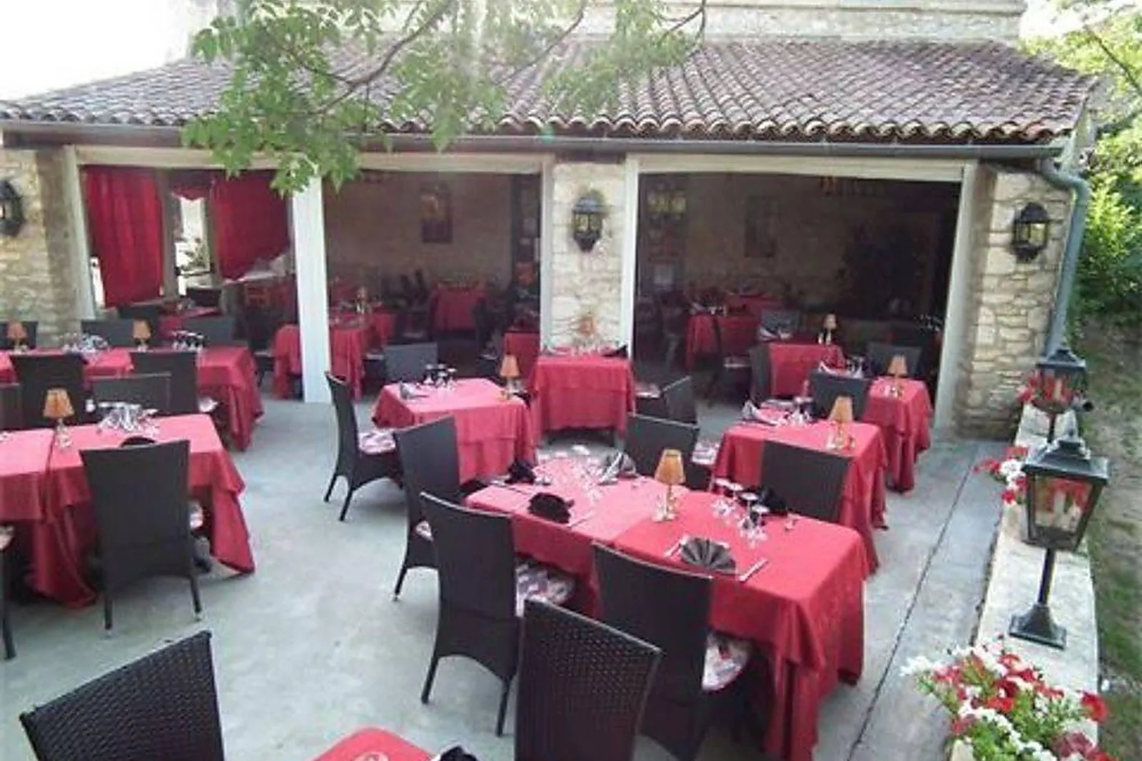 Cafés et Restaurants, RESTAURANTS - LABASTIDE-DE-VIRAC (ARDÈCHE) : LA PETITE AUBERGE