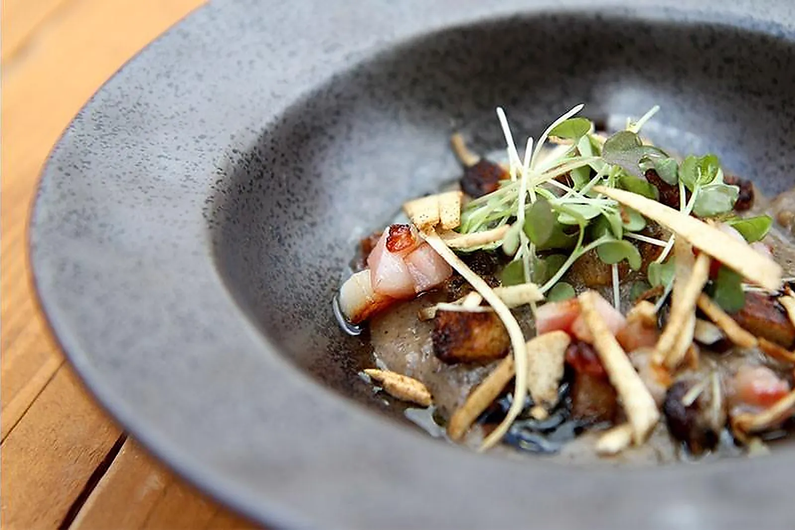 Cafés et Restaurants, RESTAURANTS - LAGRASSE (AUDE) : LE BASTION