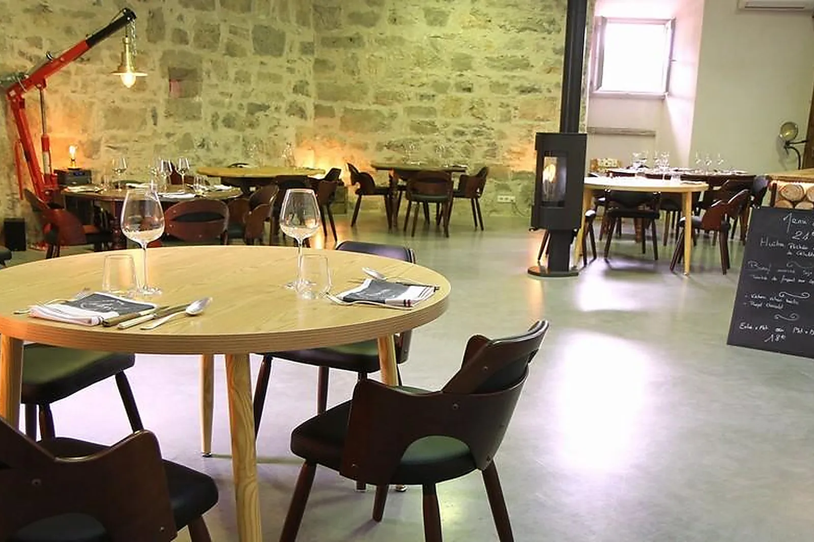 Cafés et Restaurants, RESTAURANTS - LAGRASSE (AUDE) : LE BASTION