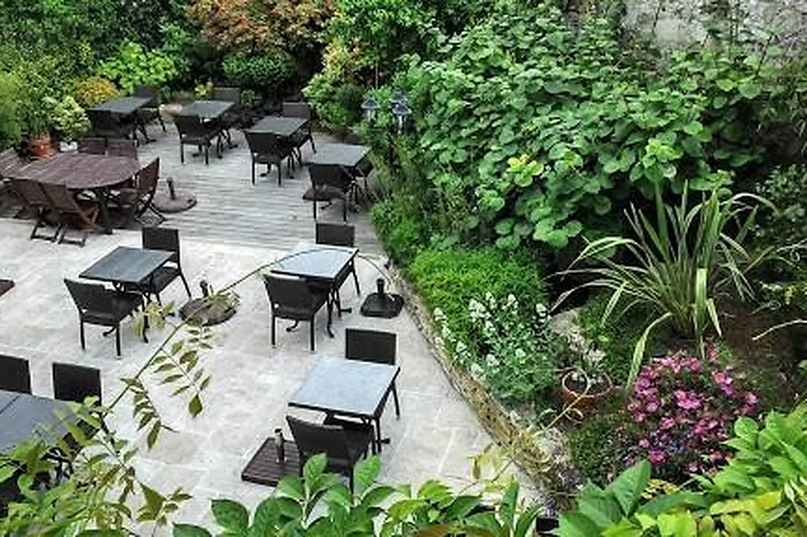 Cafés et Restaurants, RESTAURANTS - LANGEAIS (INDRE-ET-LOIRE) : AU COIN DES HALLES