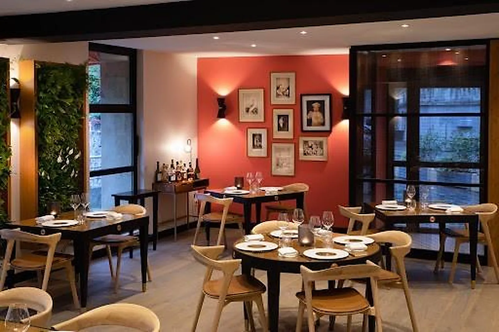 Cafés et Restaurants, RESTAURANTS - LASTOURS (AUDE) : LE PUITS DU TRÉSOR