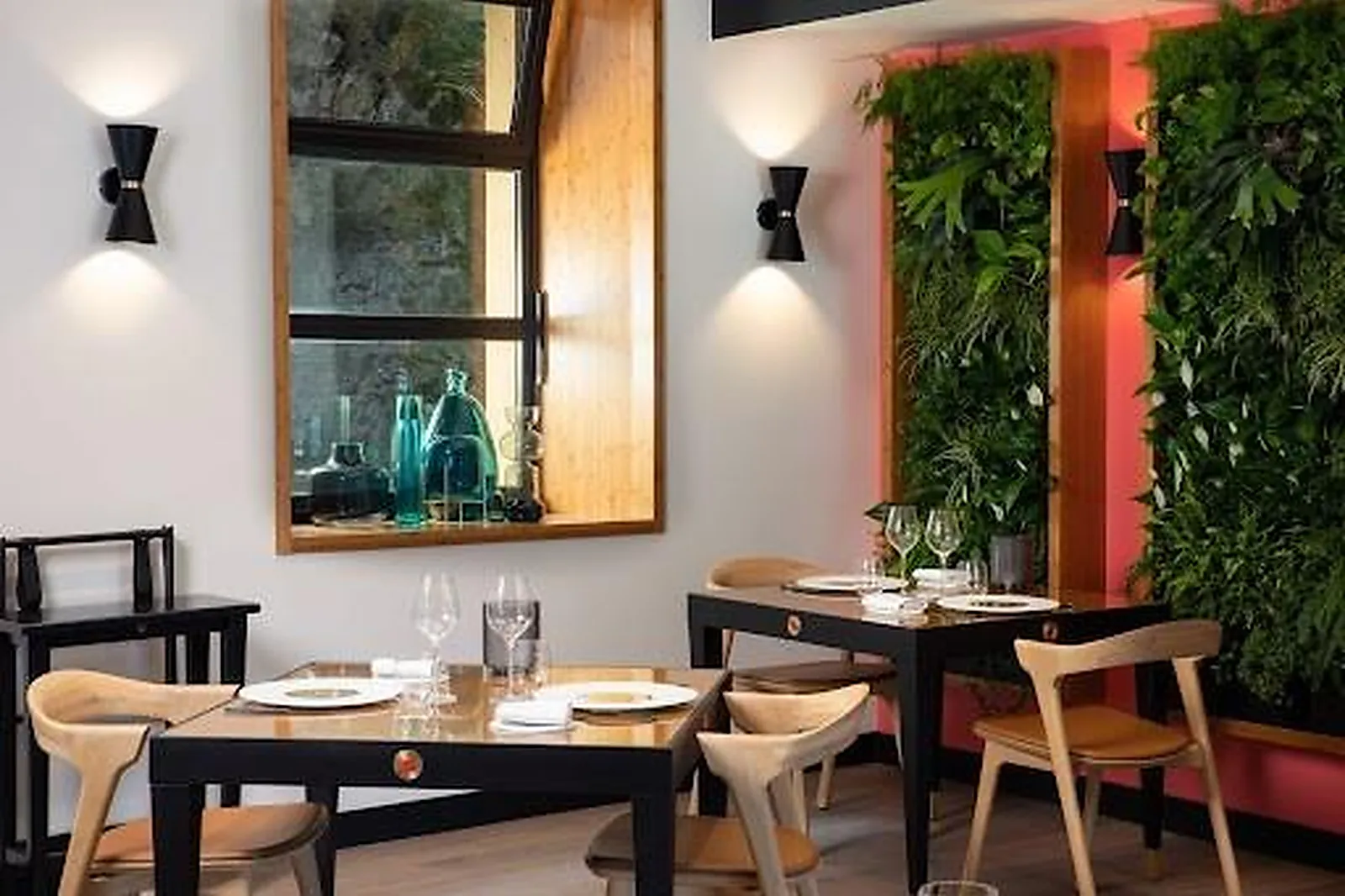 Cafés et Restaurants, RESTAURANTS - LASTOURS (AUDE) : LE PUITS DU TRÉSOR