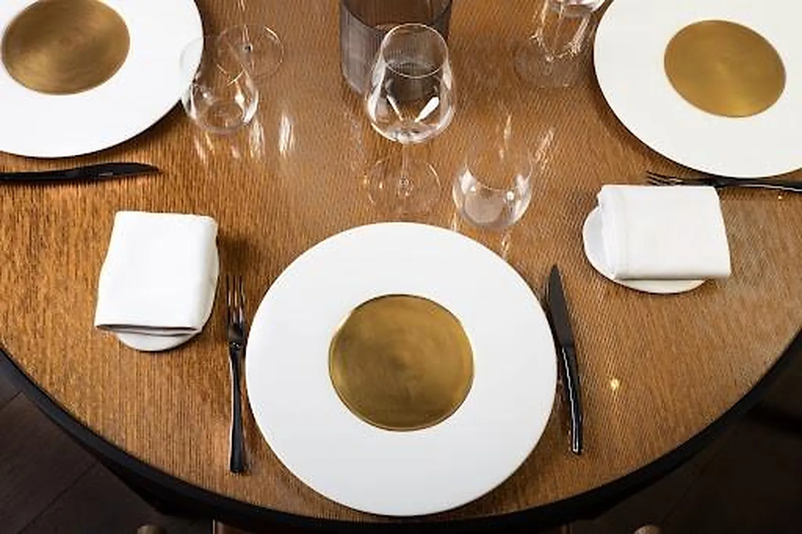 Cafés et Restaurants, RESTAURANTS - LASTOURS (AUDE) : LE PUITS DU TRÉSOR