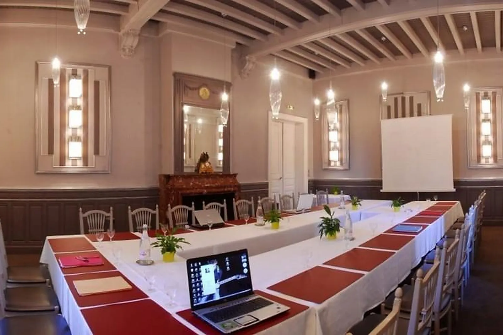 Cafés et Restaurants, RESTAURANTS - LATTES (HÉRAULT) : LE MAZERAND