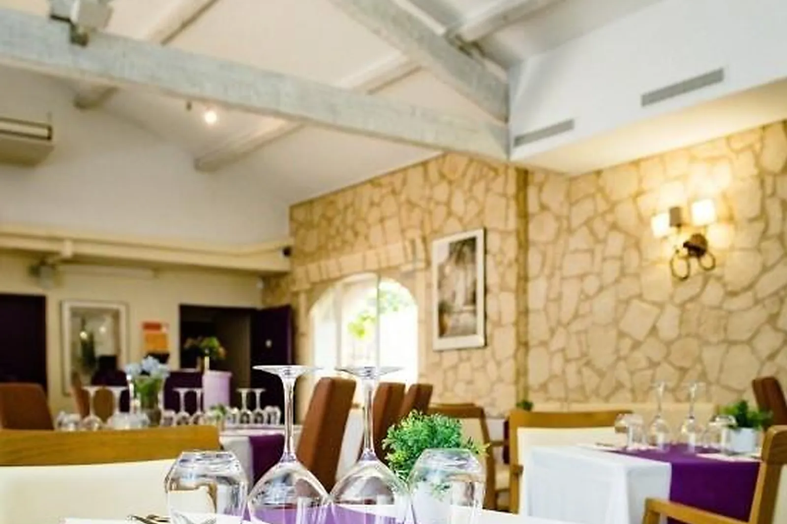 Cafés et Restaurants, RESTAURANTS - LA BASTIDONNE (VAUCLUSE) : LA TERRASSE DL&RSQUO;OLIVIER