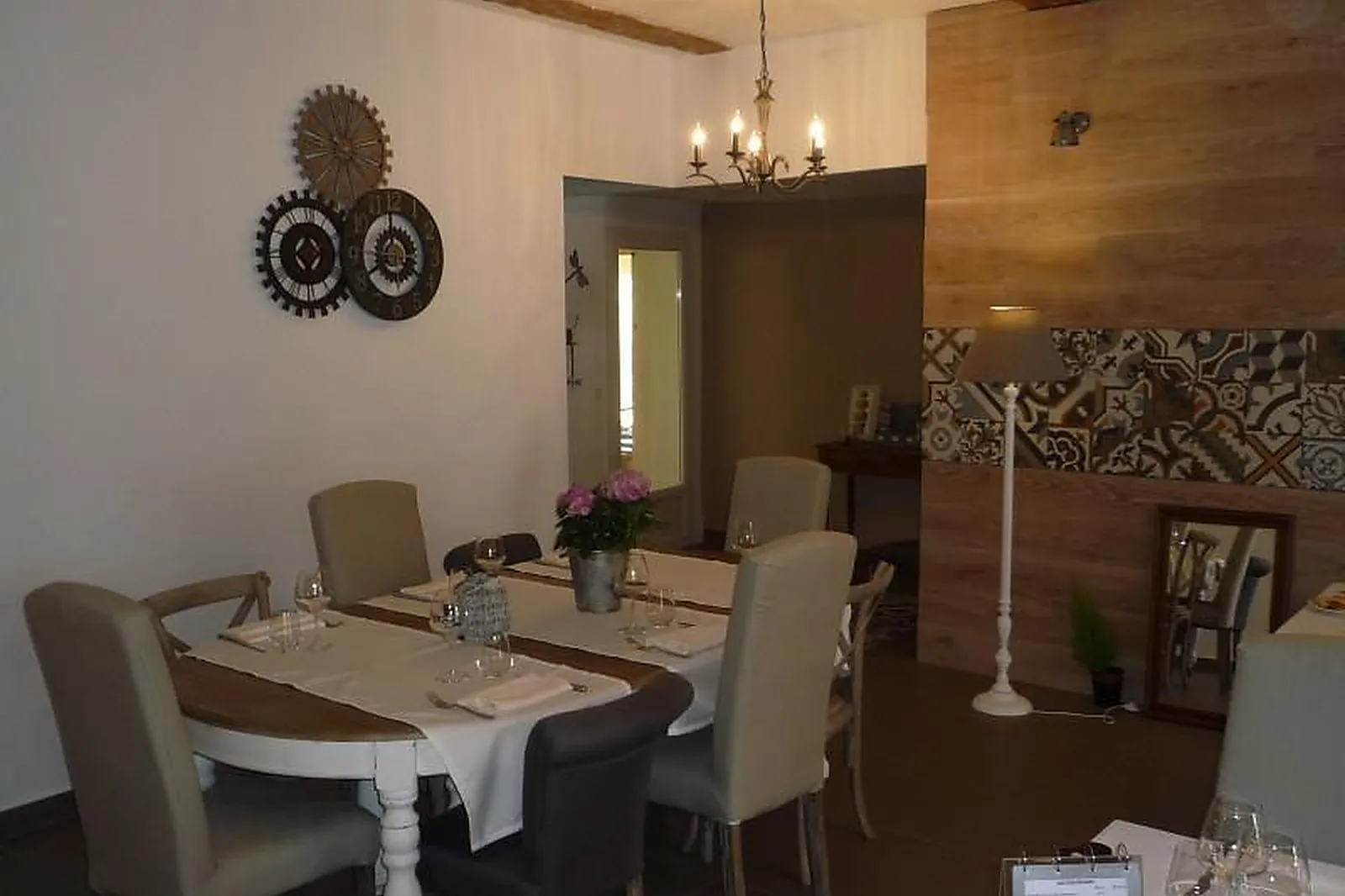 Cafés et Restaurants, RESTAURANTS - LA BOUILLADISSE (BOUCHES-DU-RHÔNE) : RESTAURANT LA FENIÈRE