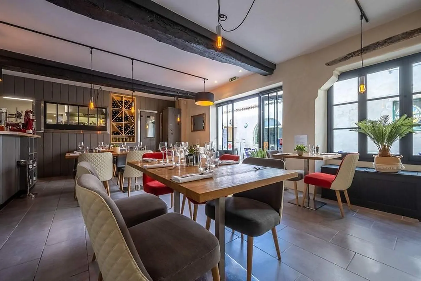 Cafés et Restaurants, RESTAURANTS - LA FLOTTE (CHARENTE-MARITIME) : CHAI NOUS COMME CHAI VOUS