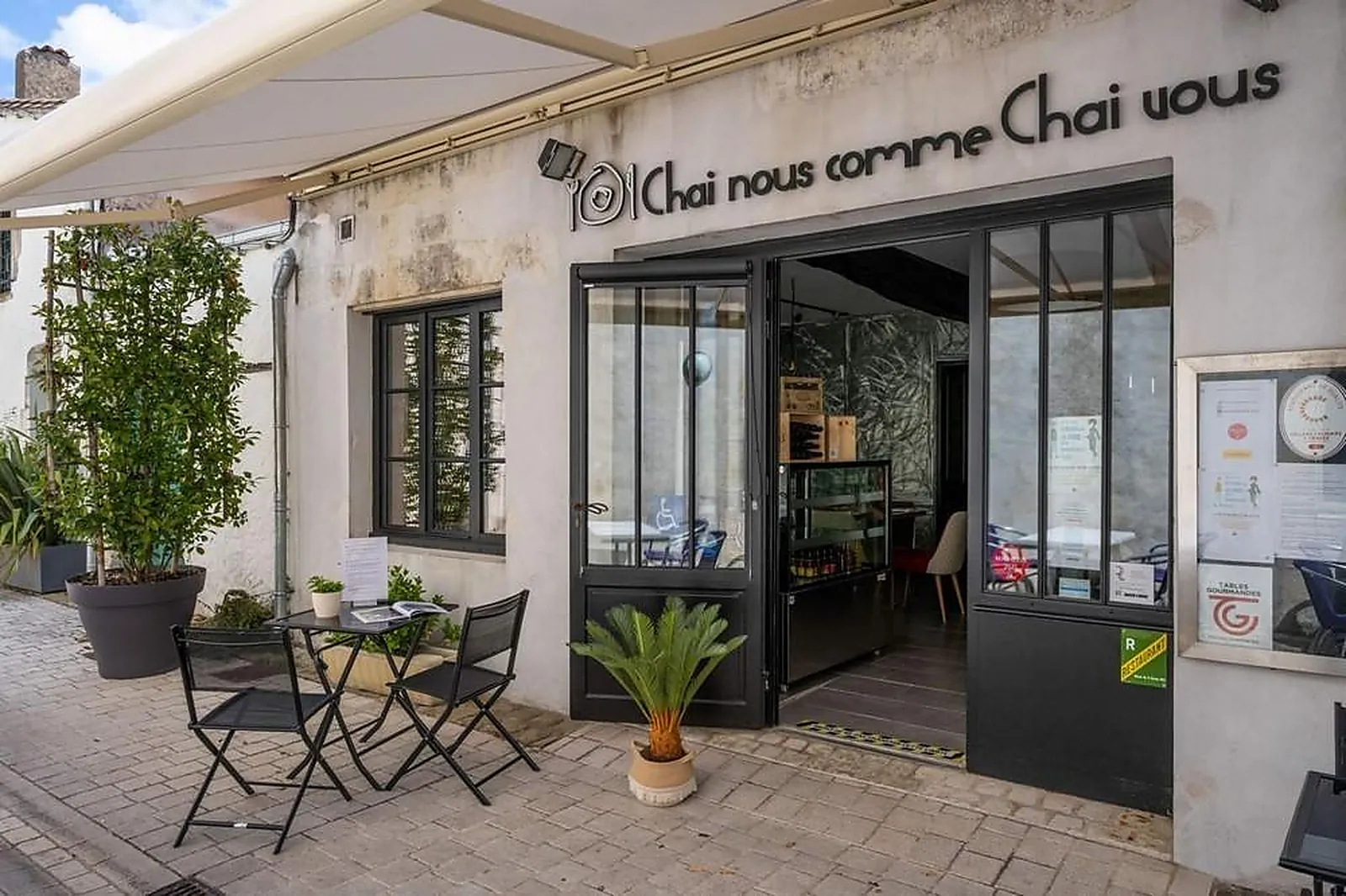 Cafés et Restaurants, RESTAURANTS - LA FLOTTE (CHARENTE-MARITIME) : CHAI NOUS COMME CHAI VOUS