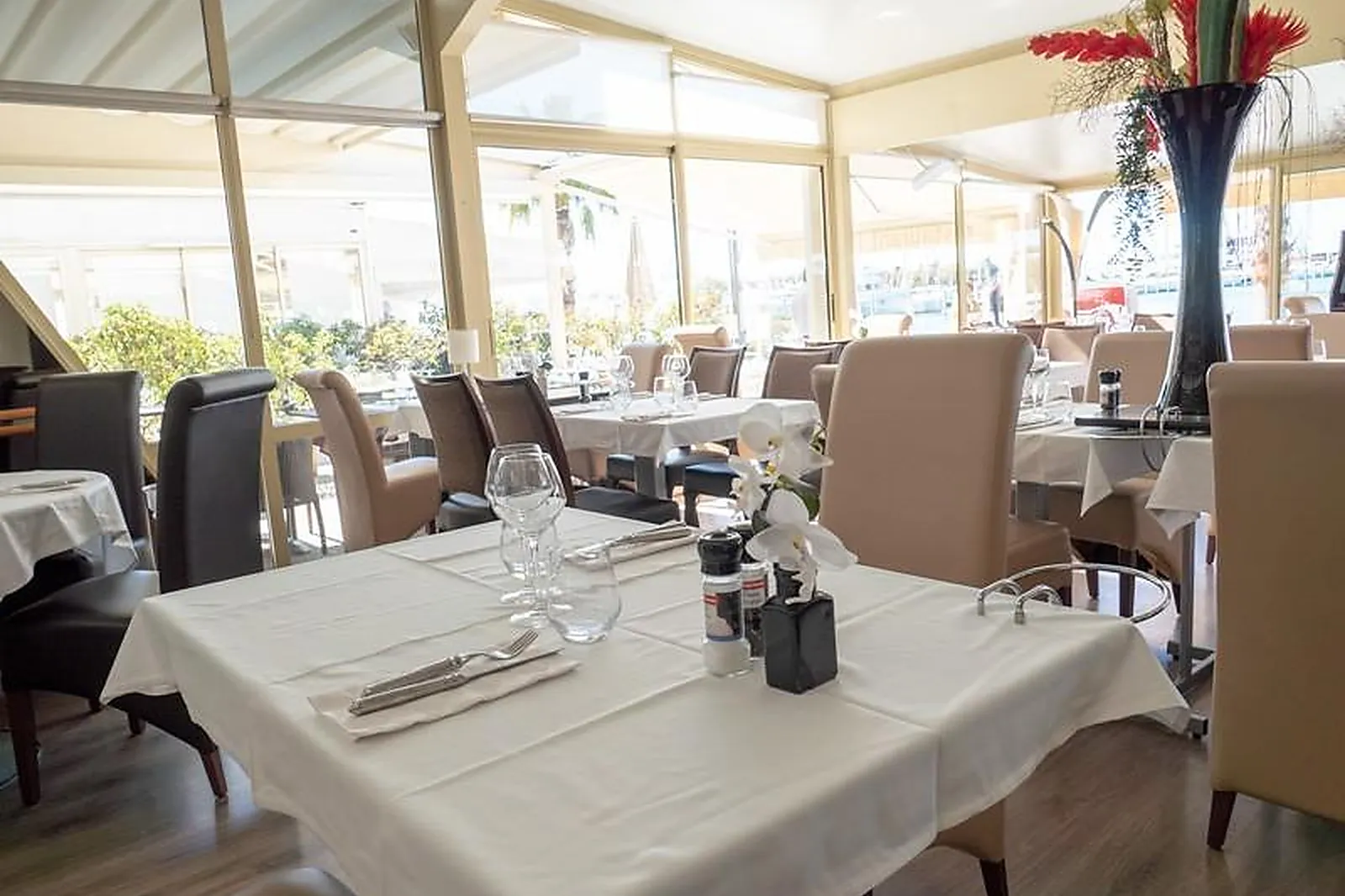 Cafés et Restaurants, RESTAURANTS - LA GRANDE MOTTE (HÉRAULT) : LL&RSQUO;OMBRINE