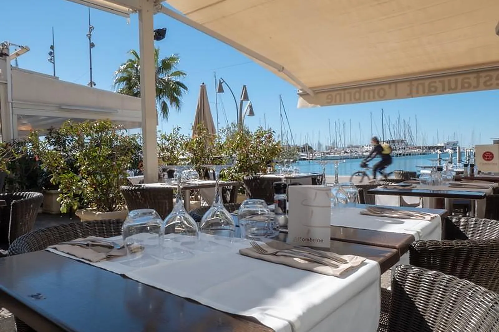 Cafés et Restaurants, RESTAURANTS - LA GRANDE MOTTE (HÉRAULT) : LL&RSQUO;OMBRINE