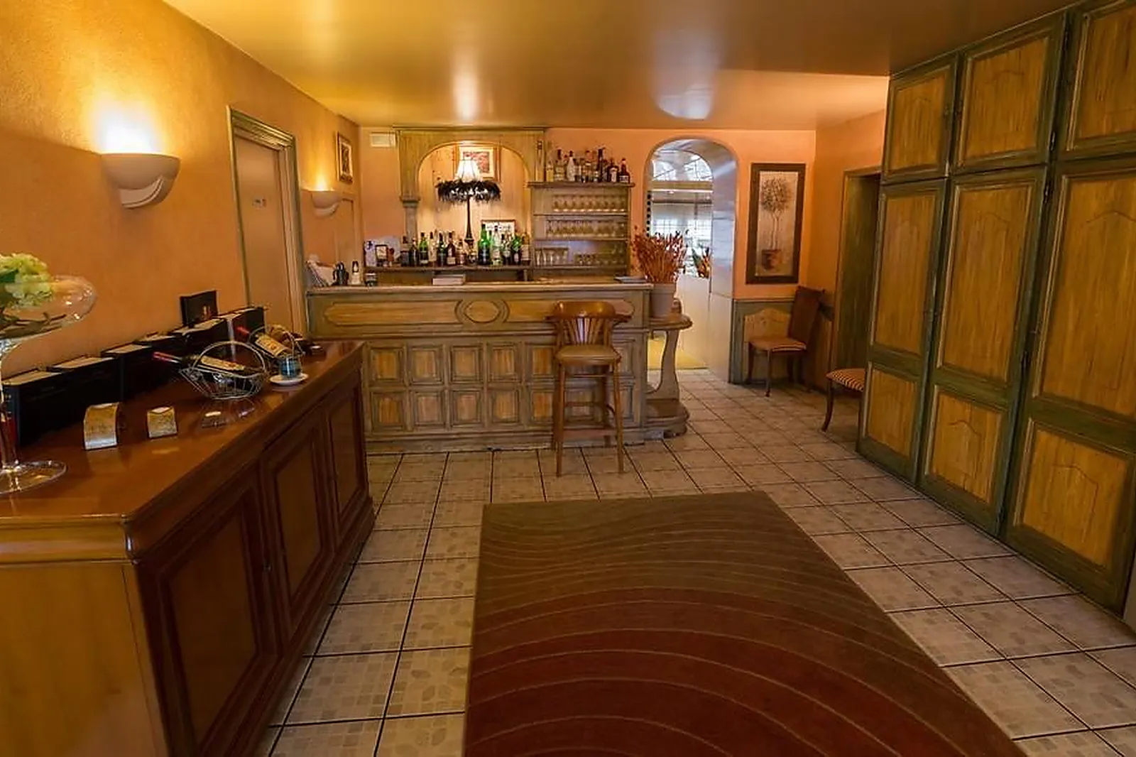 Cafés et Restaurants, RESTAURANTS - LA QUEUE-EN-BRIE (VAL-DE-MARNE) : AUBERGE DU PETIT CAPORAL