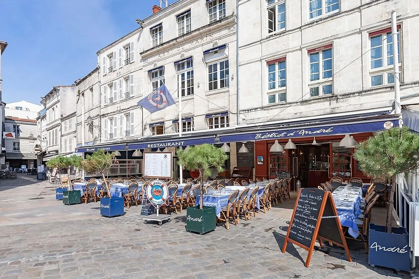 Cafés et Restaurants, RESTAURANTS - LA ROCHELLE (CHARENTE-MARITIME) : BAR ANDRÉ