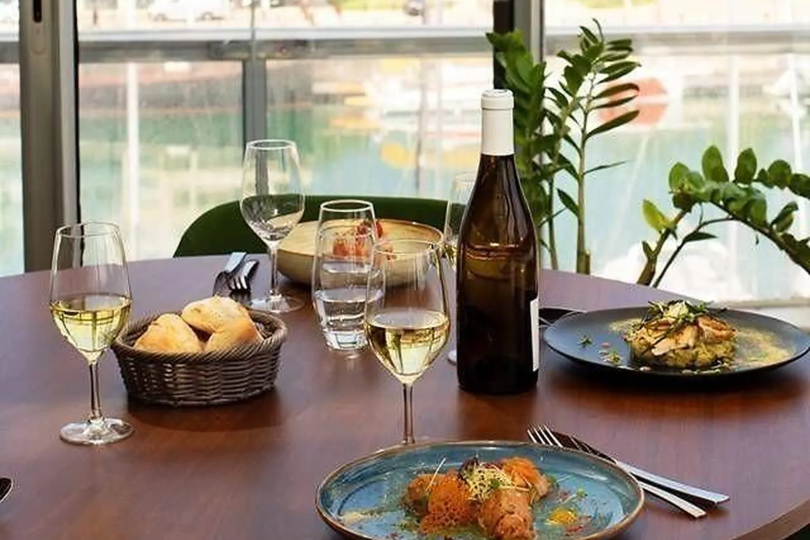 Cafés et Restaurants, RESTAURANTS - LA ROCHELLE (CHARENTE-MARITIME) : BRASSERIE LÀ HAUT