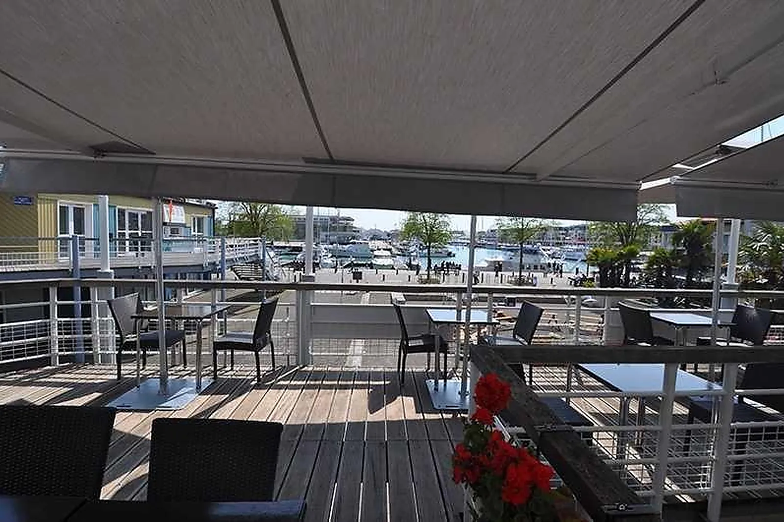 Cafés et Restaurants, RESTAURANTS - LA ROCHELLE (CHARENTE-MARITIME) : LE GABURON