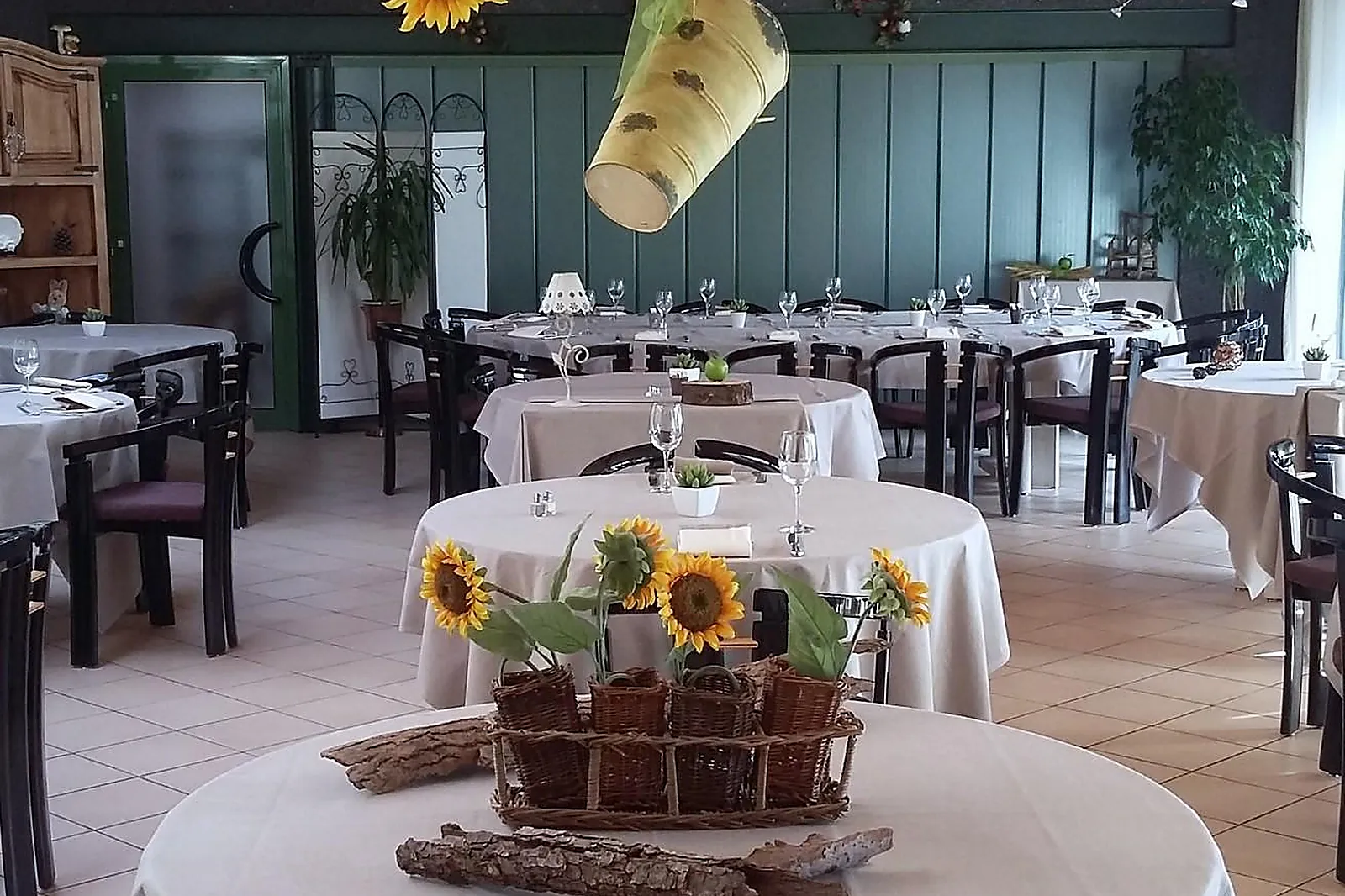 Cafés et Restaurants, RESTAURANTS - LA-ROCHE-SUR-FORON (HAUTE-SAVOIE) : RESTAURANT LA RENAISSANCE