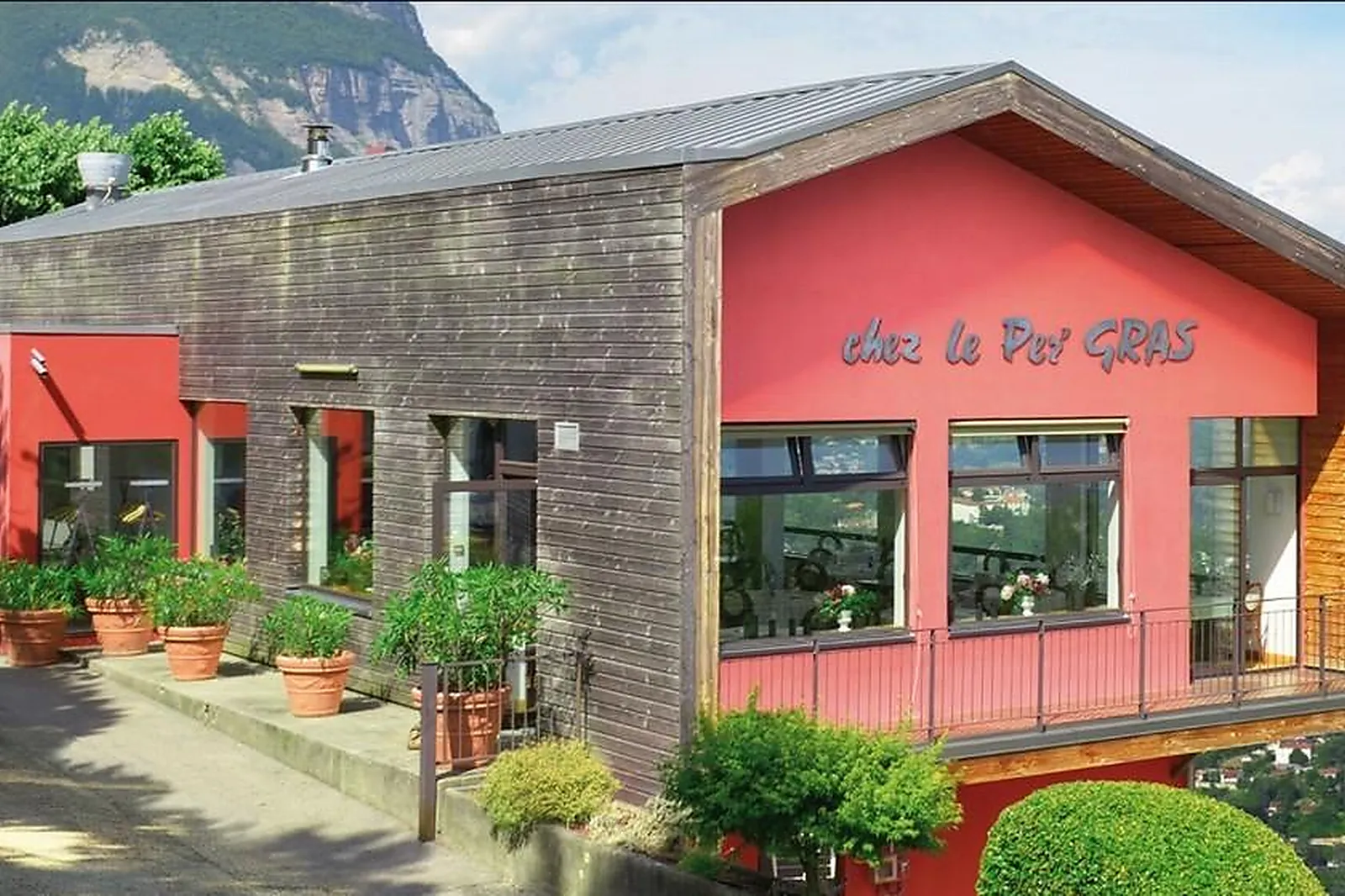 Cafés et Restaurants, RESTAURANTS - LA TRONCHE (ISÈRE) : CHEZ LE PERL&RSQUO;GRAS