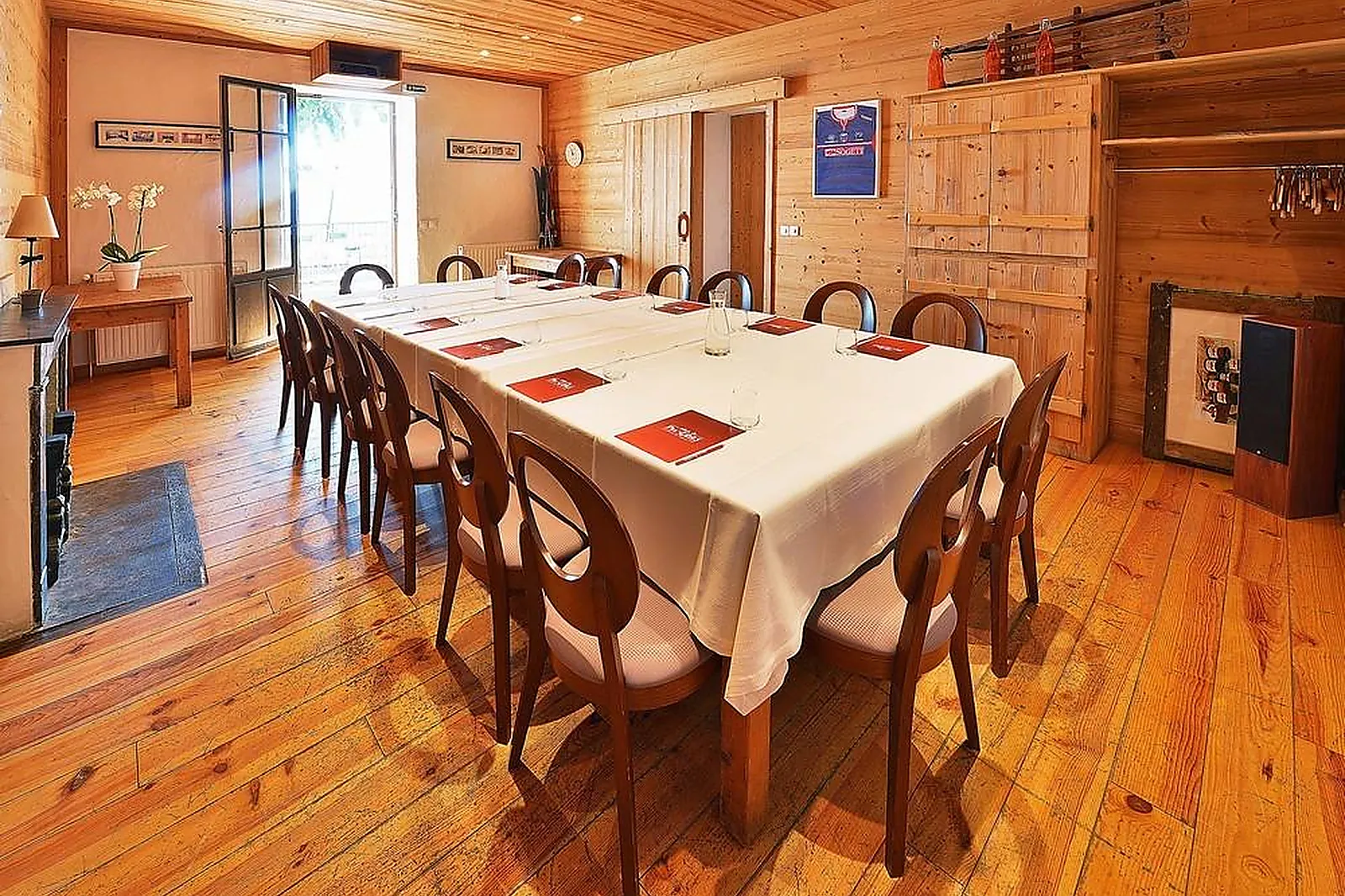 Cafés et Restaurants, RESTAURANTS - LA TRONCHE (ISÈRE) : CHEZ LE PERL&RSQUO;GRAS