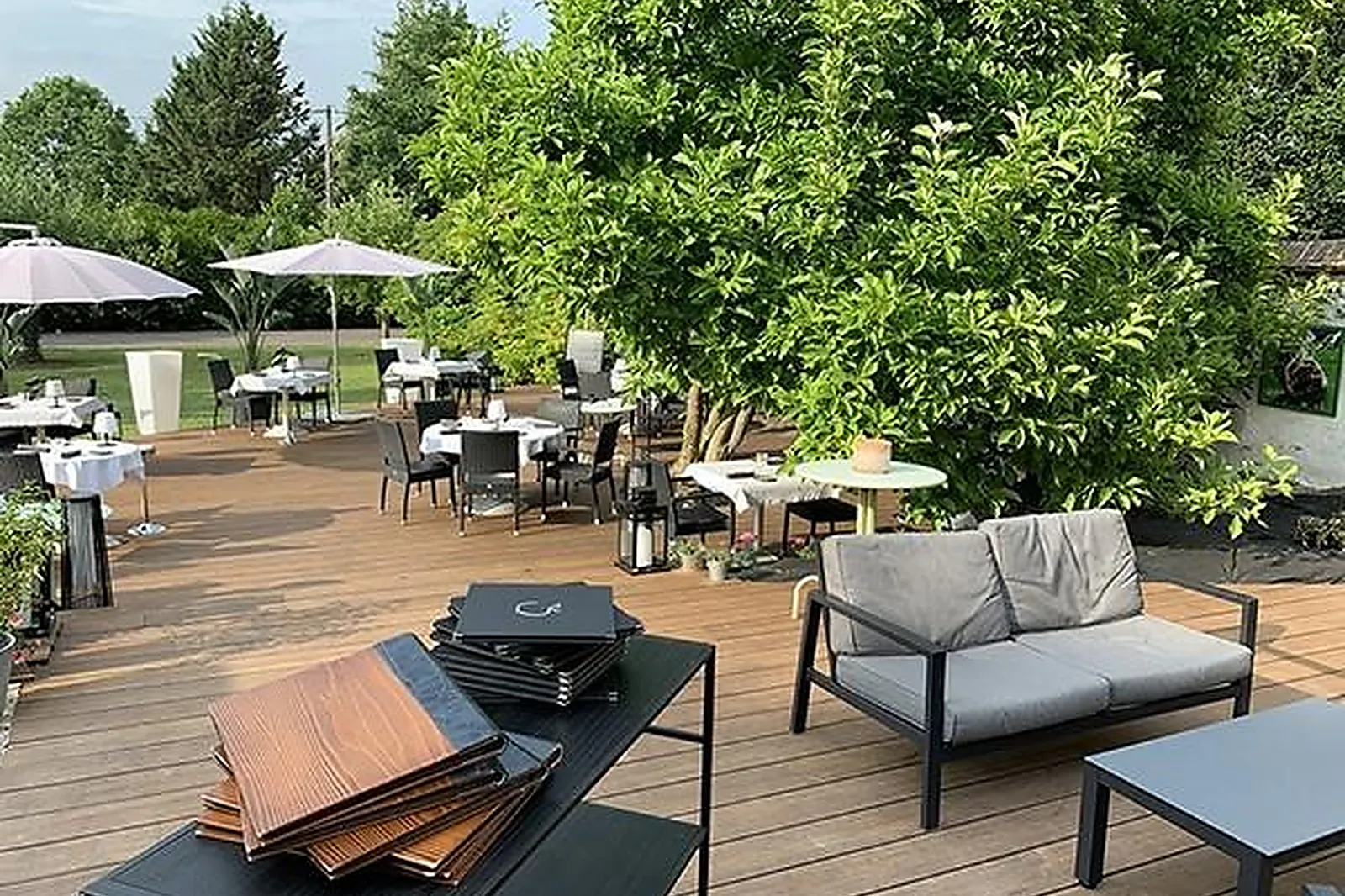 Cafés et Restaurants, RESTAURANTS - LES DAMPS (EURE) : AUBERGE DE LA POMME