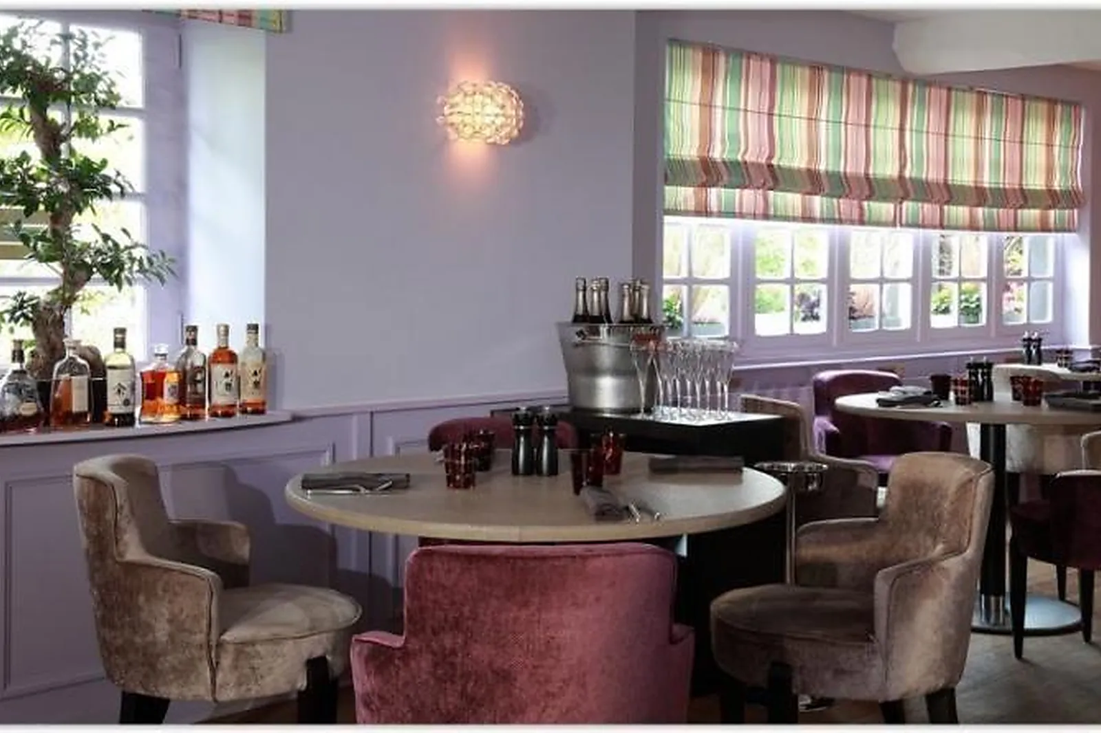 Cafés et Restaurants, RESTAURANTS - LES DAMPS (EURE) : AUBERGE DE LA POMME