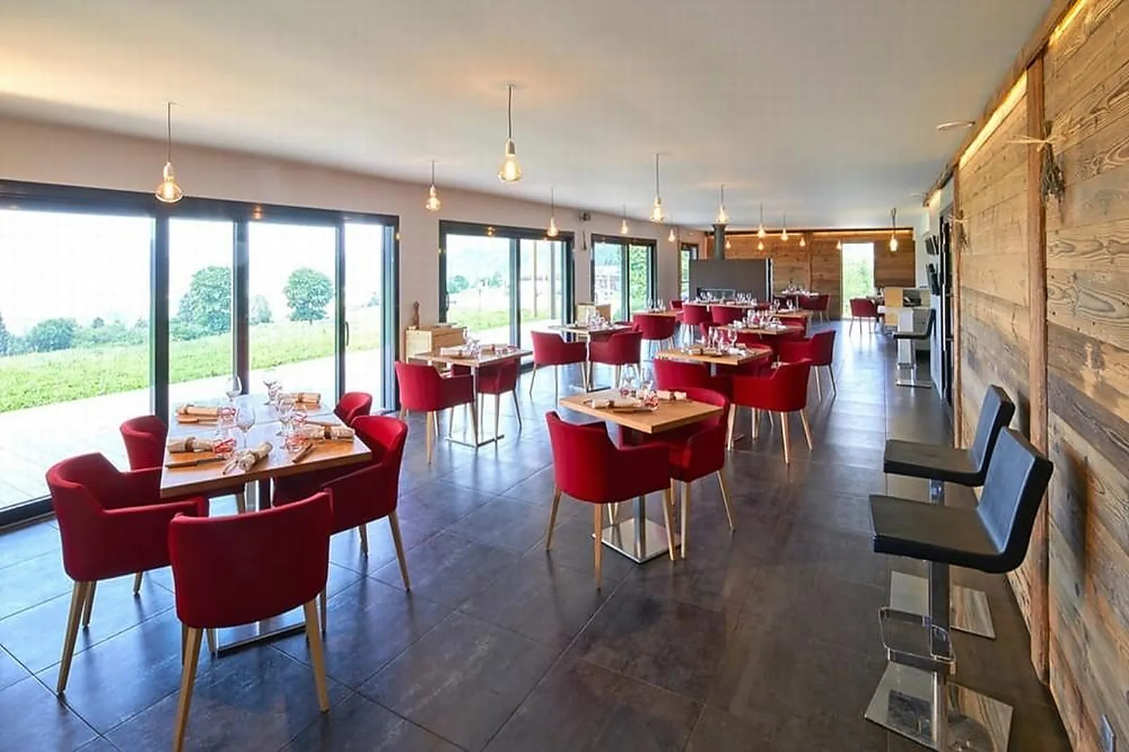 Cafés et Restaurants, RESTAURANTS - LES FINS (DOUBS) : CROQUE SAISON