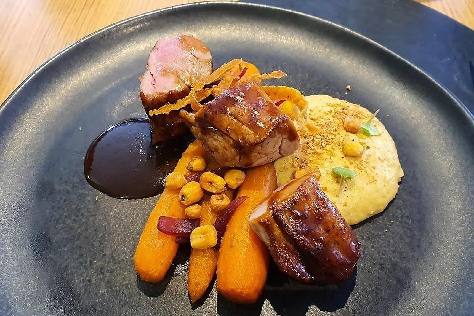 Cafés et Restaurants, RESTAURANTS - LES HERBIERS (VENDÉE) : LL&RSQUO;ENVERS DU DÉCOR