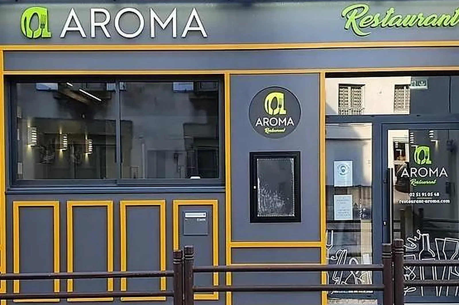Cafés et Restaurants, RESTAURANTS - LES HERBIERS (VENDÉE) : RESTAURANT AROMA