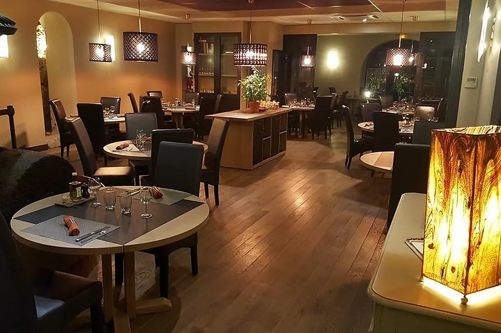 Cafés et Restaurants, RESTAURANTS - LES MEES (ALPES-DE-HAUTE-PROVENCE) : LA MARMITE DU PÊCHEUR