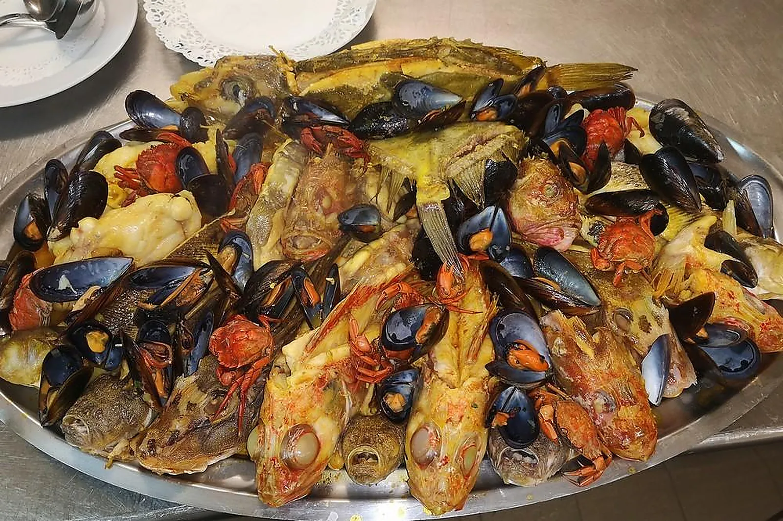 Cafés et Restaurants, RESTAURANTS - LES MEES (ALPES-DE-HAUTE-PROVENCE) : LA MARMITE DU PÊCHEUR