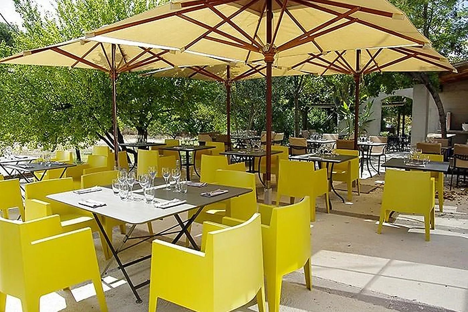 Cafés et Restaurants, RESTAURANTS - LES PENNES-MIRABEAU (BOUCHES-DU-RHÔNE) : LA BONNE BRISE