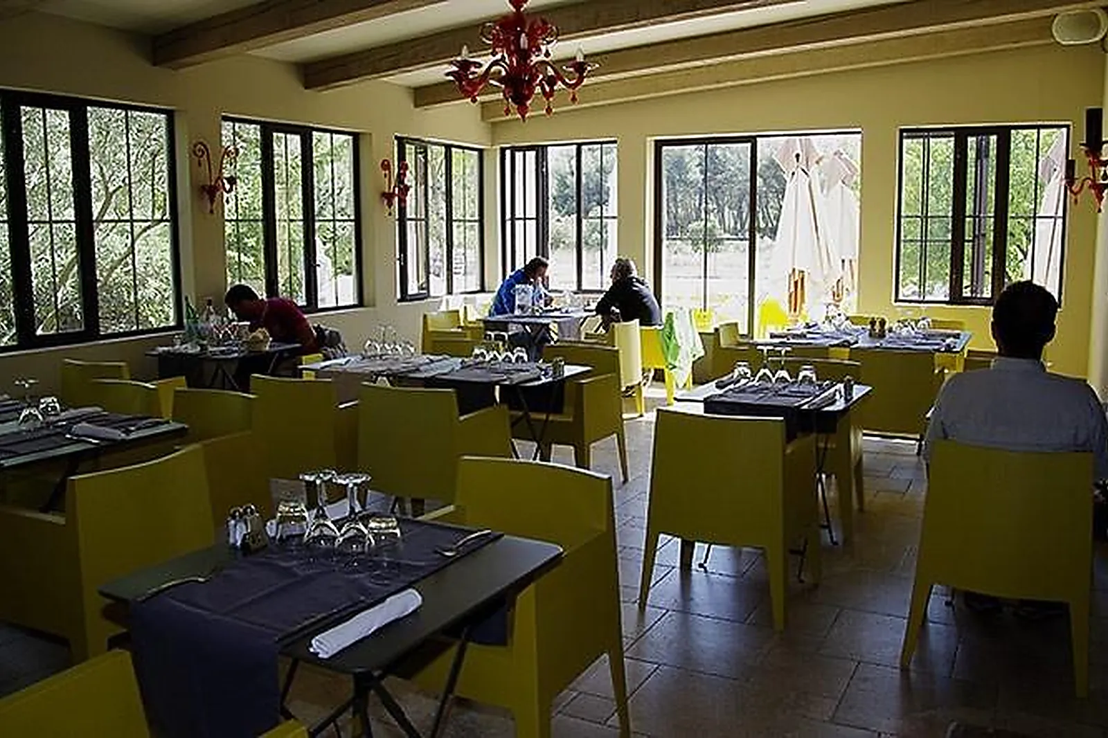 Cafés et Restaurants, RESTAURANTS - LES PENNES-MIRABEAU (BOUCHES-DU-RHÔNE) : LA BONNE BRISE