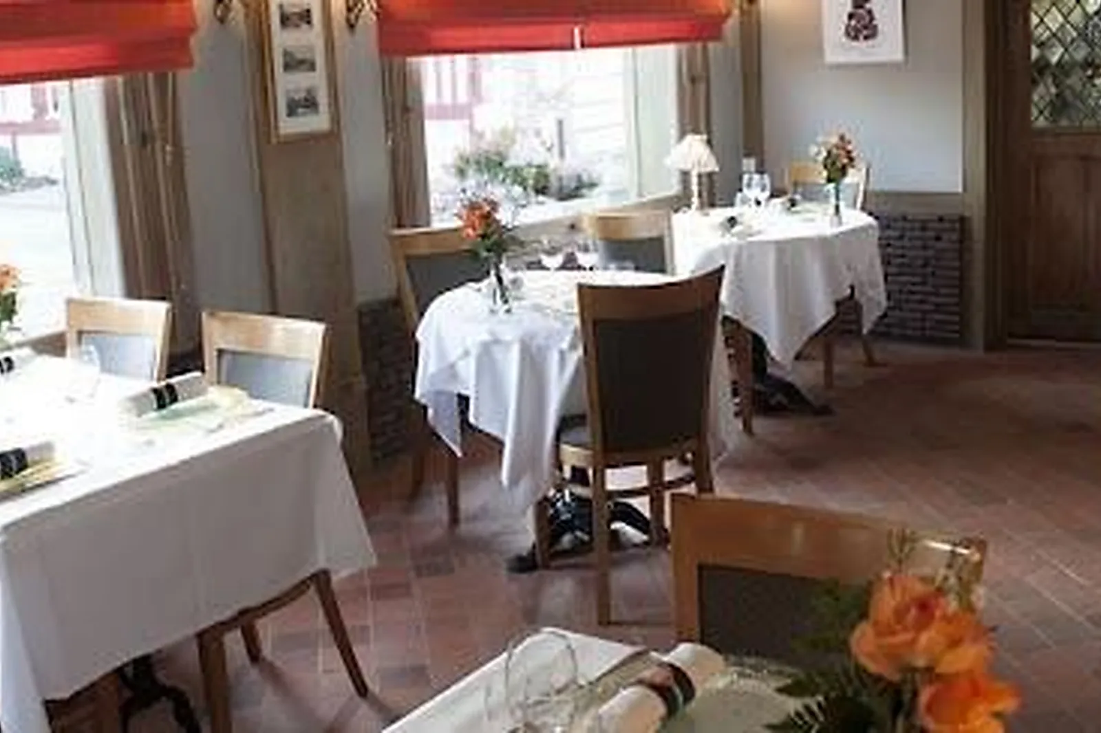 Cafés et Restaurants, RESTAURANTS - LE BREUIL-EN-AUGE (CALVADOS) : AUBERGE DU DAUPHIN