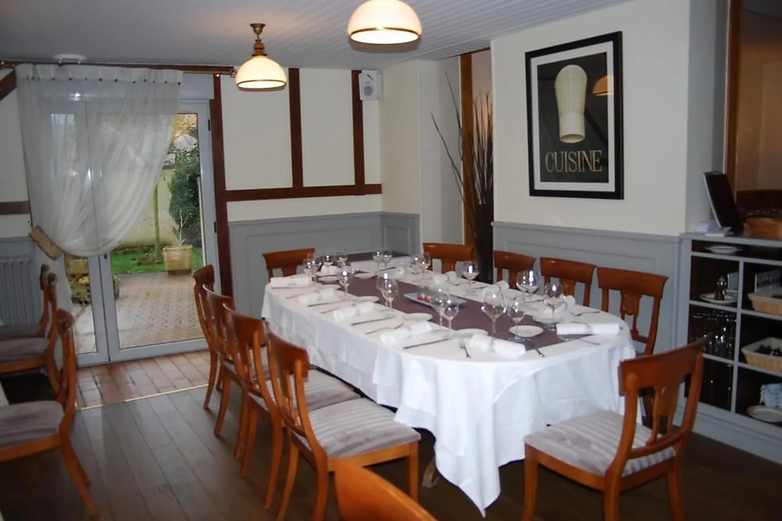 Cafés et Restaurants, RESTAURANTS - LE NEUBOURG (EURE) : LA LONGÈRE