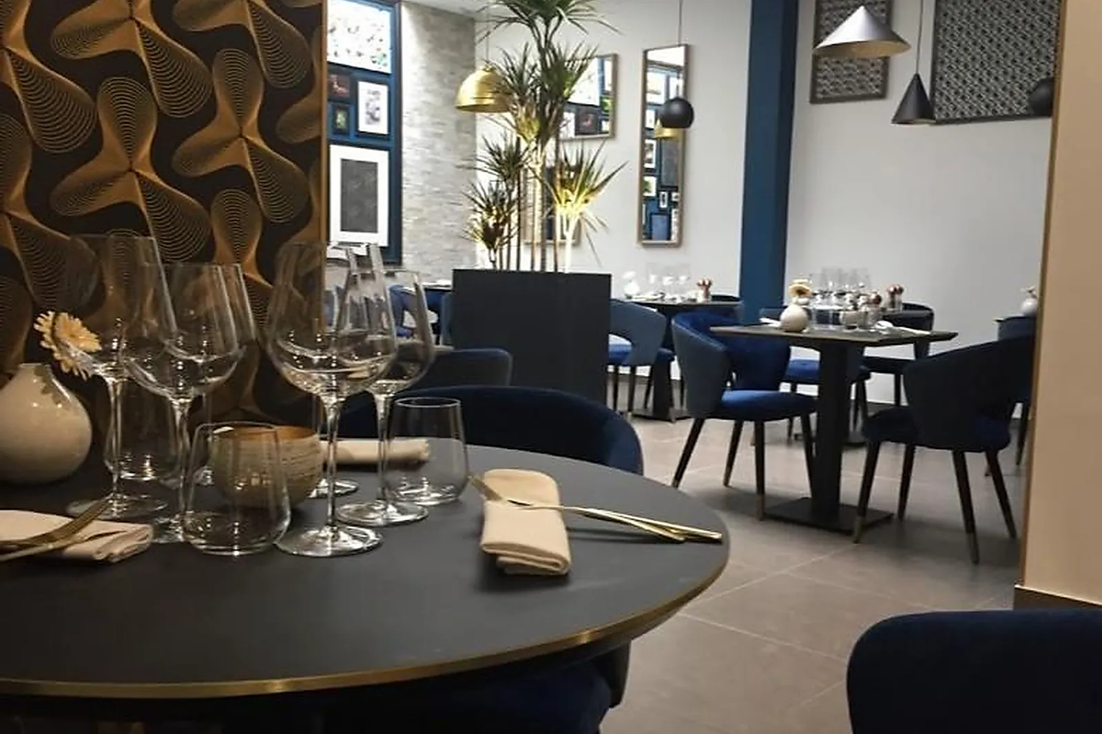 Cafés et Restaurants, RESTAURANTS - LILLE (NORD) : AROME BASE