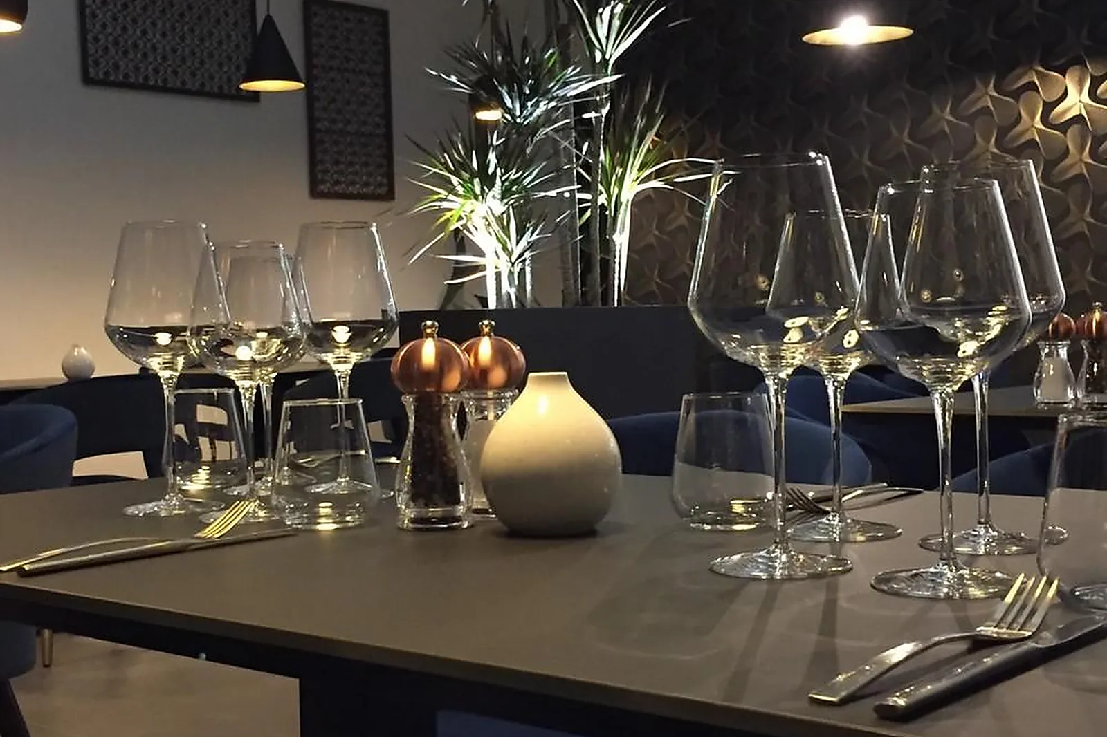 Cafés et Restaurants, RESTAURANTS - LILLE (NORD) : AROME BASE