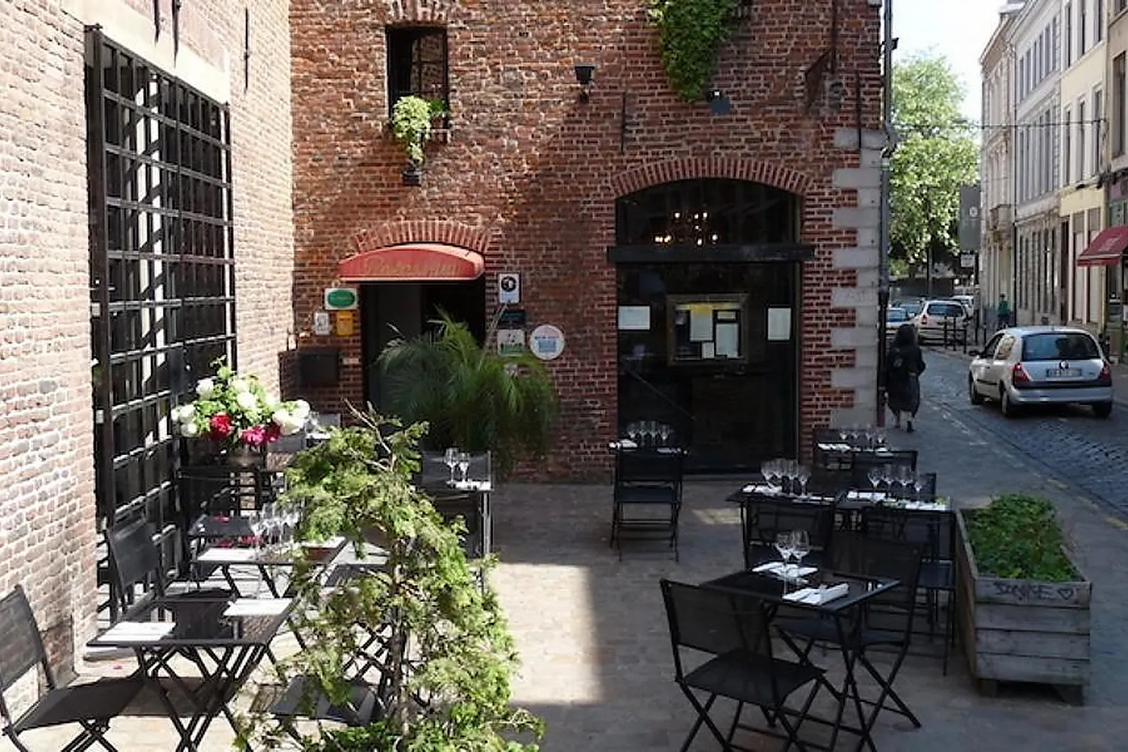 Cafés et Restaurants, RESTAURANTS - LILLE (NORD) : LE LION BOSSU