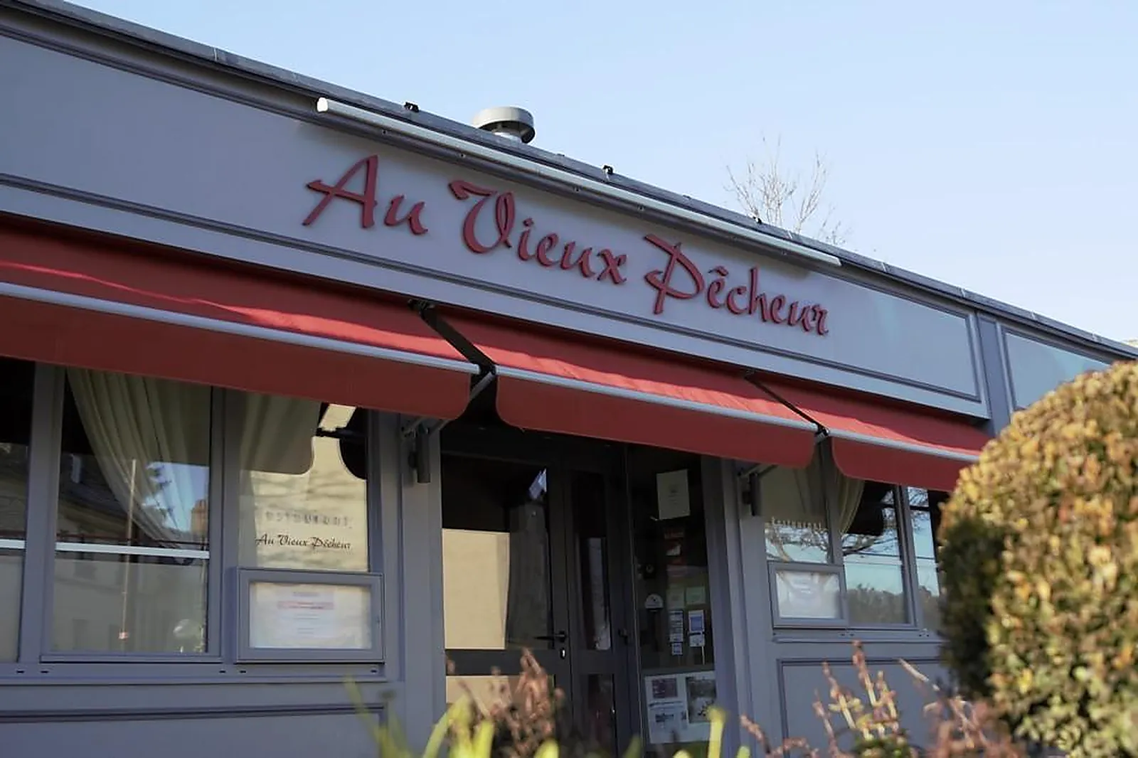 Cafés et Restaurants, RESTAURANTS - LIMAY (YVELINES) : AU VIEUX PÊCHEUR