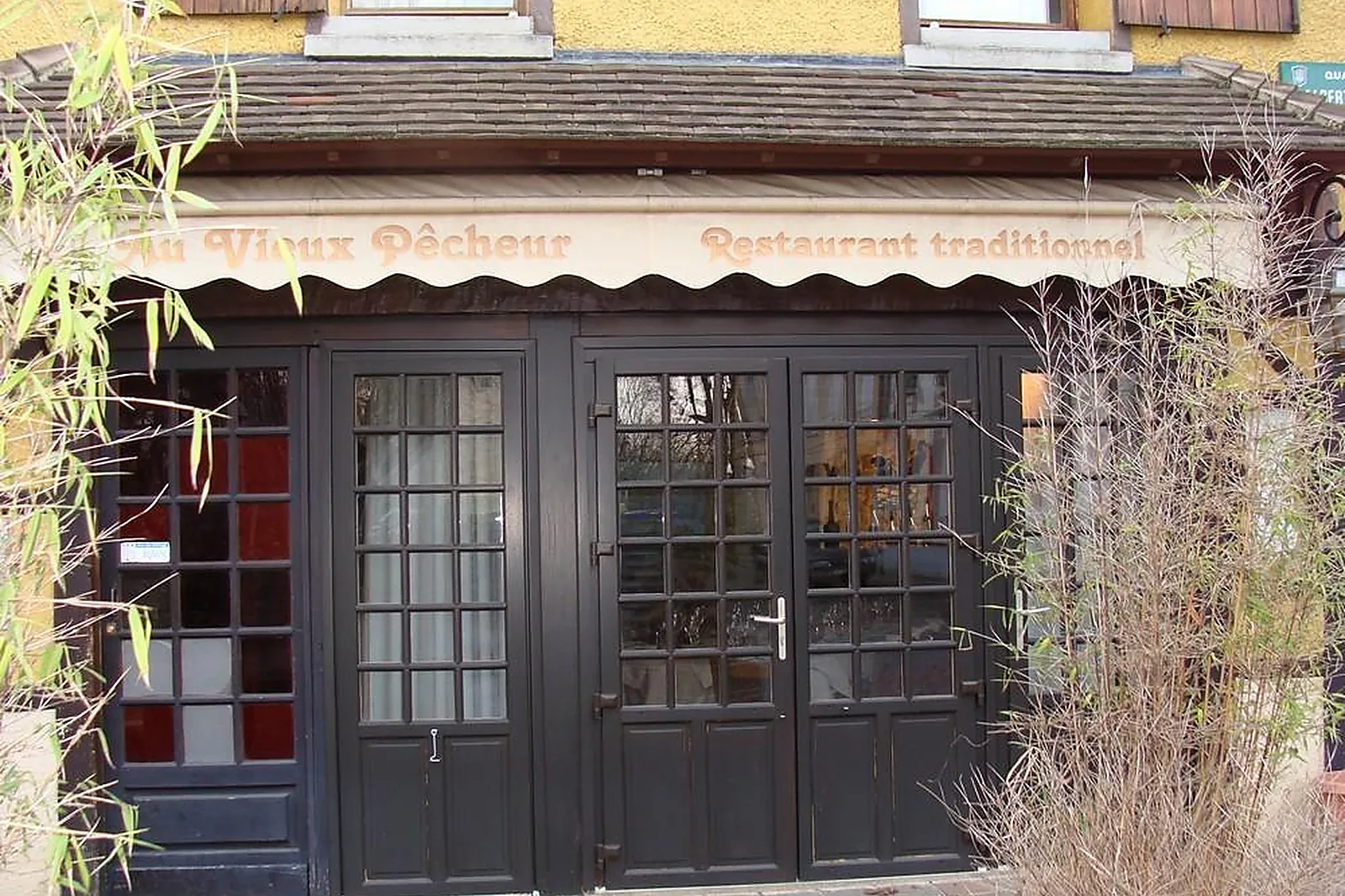 Cafés et Restaurants, RESTAURANTS - LIMAY (YVELINES) : AU VIEUX PÊCHEUR