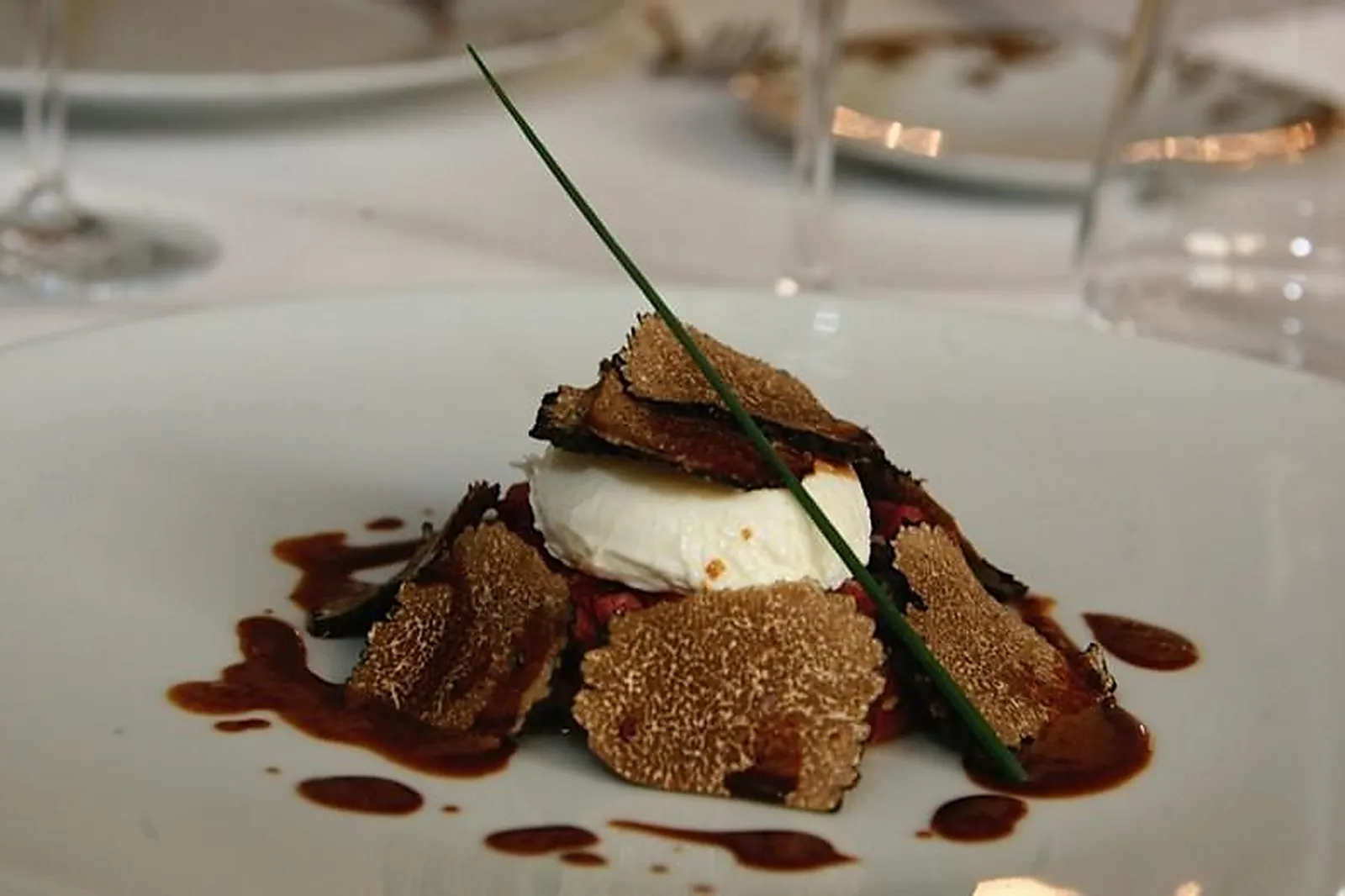 Cafés et Restaurants, RESTAURANTS - LIMOGES (HAUTE-VIENNE) : LL&RSQUO;AMPHITRYON LIMOGES