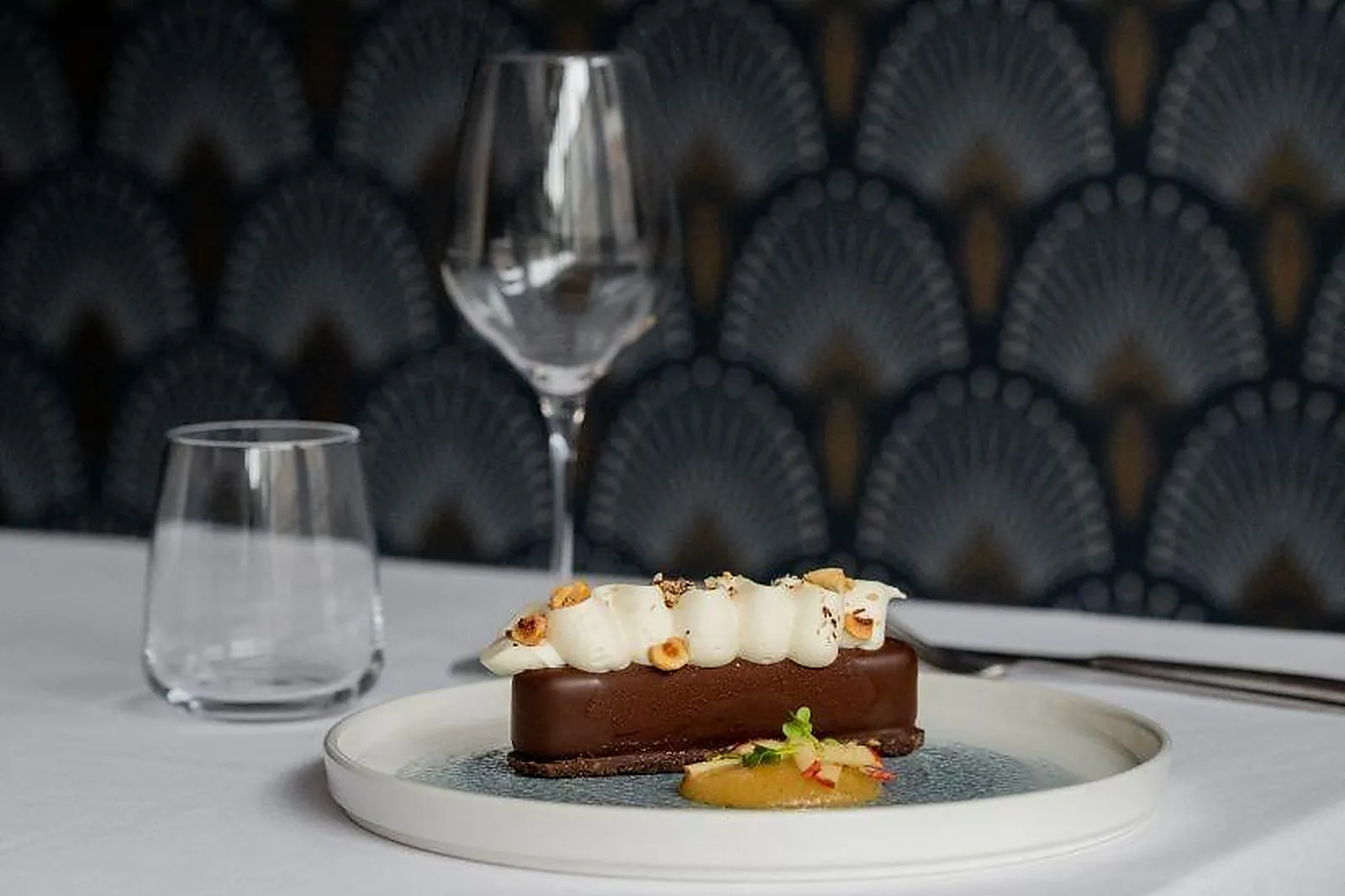 Cafés et Restaurants, RESTAURANTS - LIMOGES (HAUTE-VIENNE) : RESTAURANT LL&RSQUO;APARTÉ