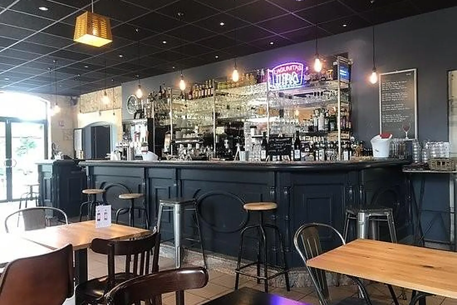 Cafés et Restaurants, RESTAURANTS - LIMOGES (HAUTE-VIENNE) : RESTAURANT LL&RSQUO;APARTÉ